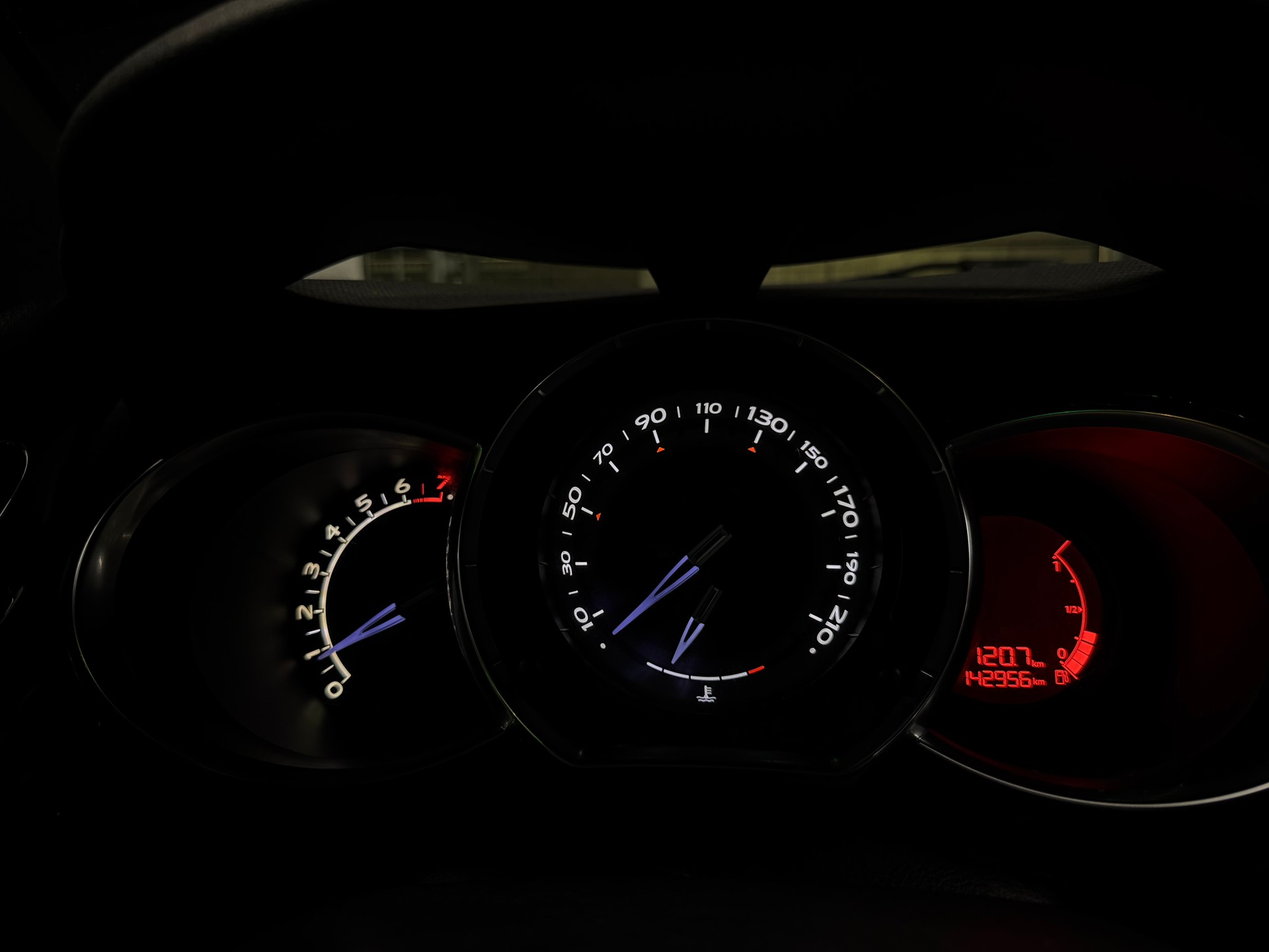 DS AUTOMOBILES DS3 1.6 VTi 120 PS | Frisch ab MFK | Klima | Tempomat | Sofort fahrbereit-image-5
