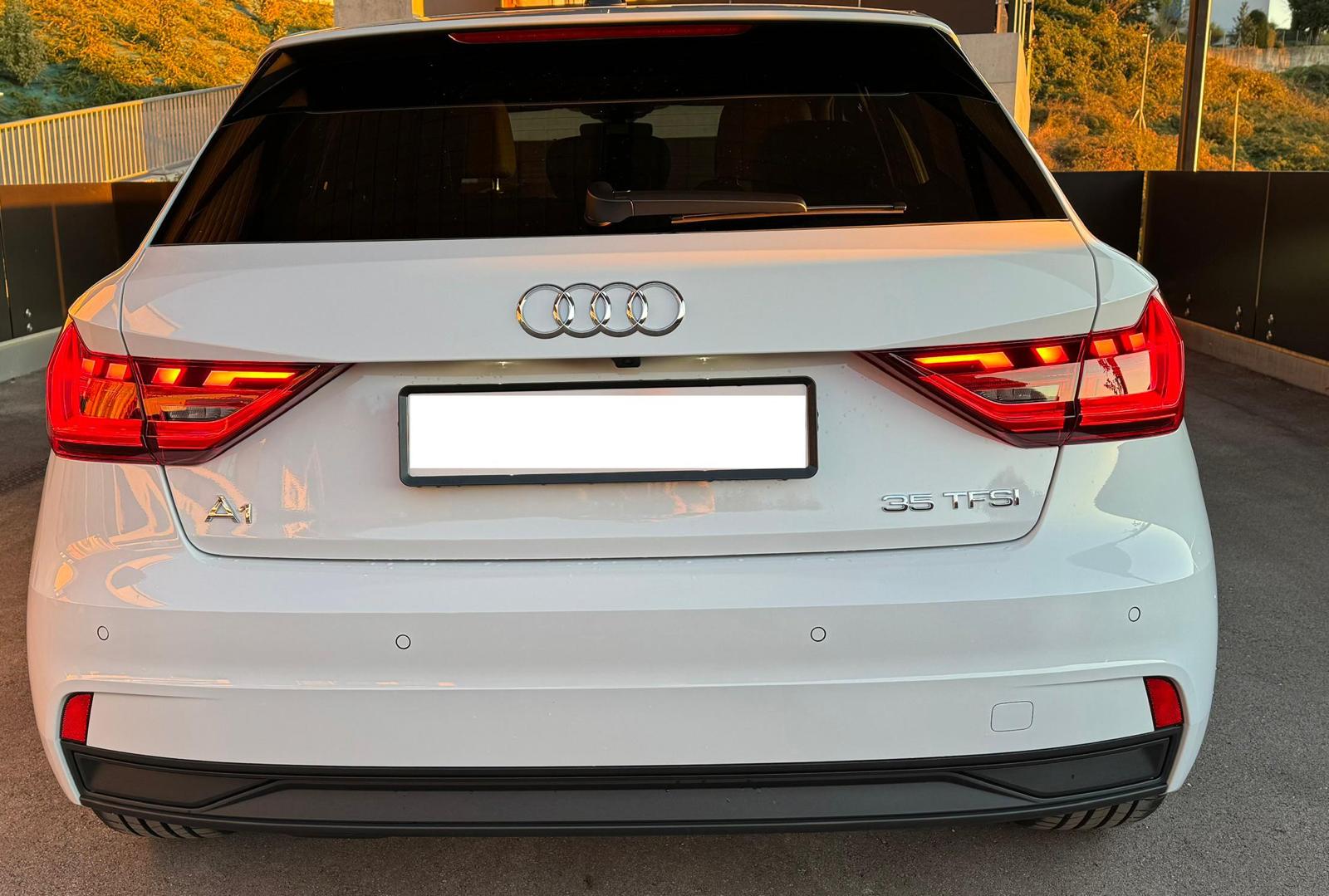 AUDI A1 Sportback 35 TFSI advanced S-tronic-image-2