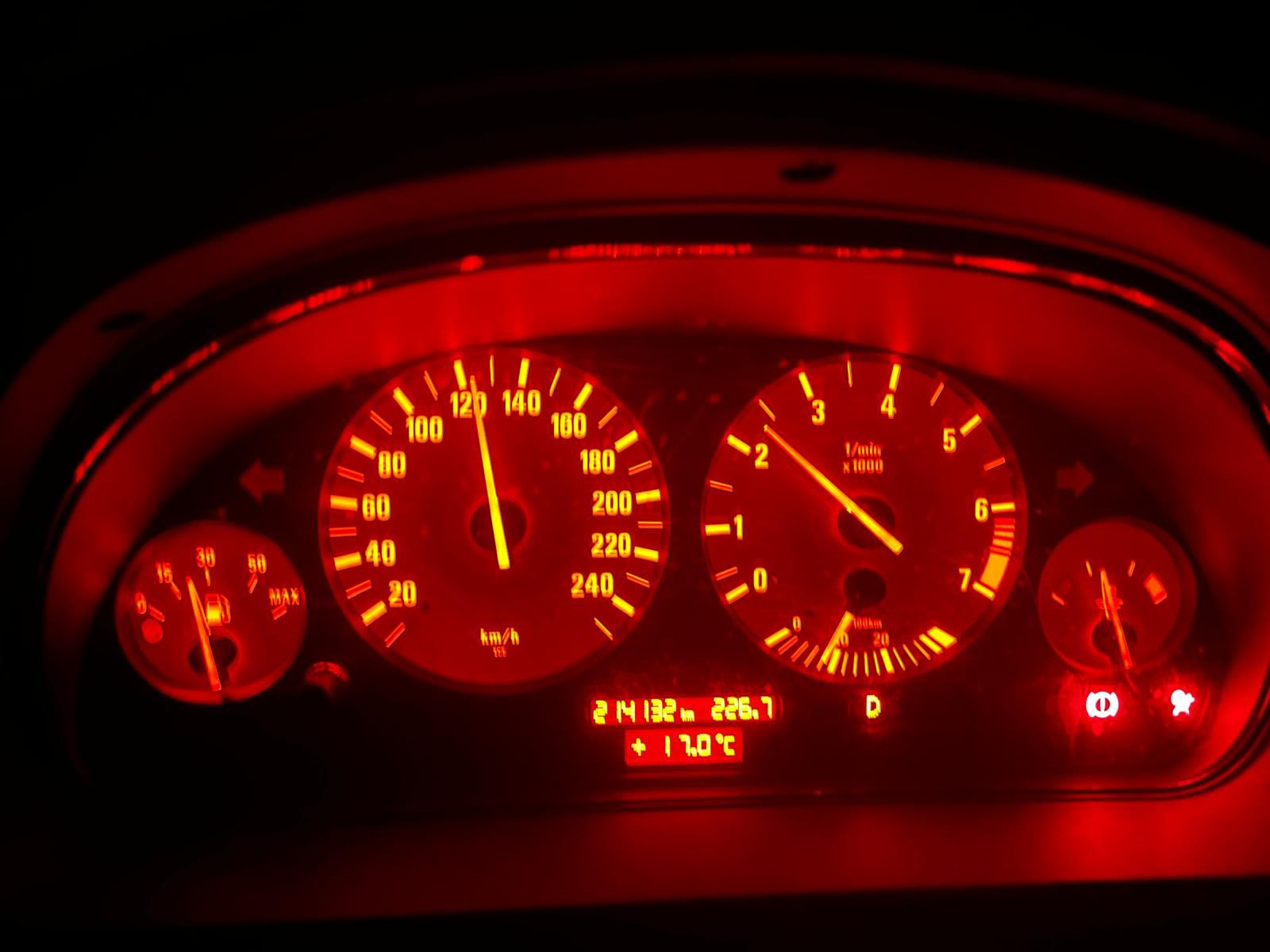 BMW 523i-image-13