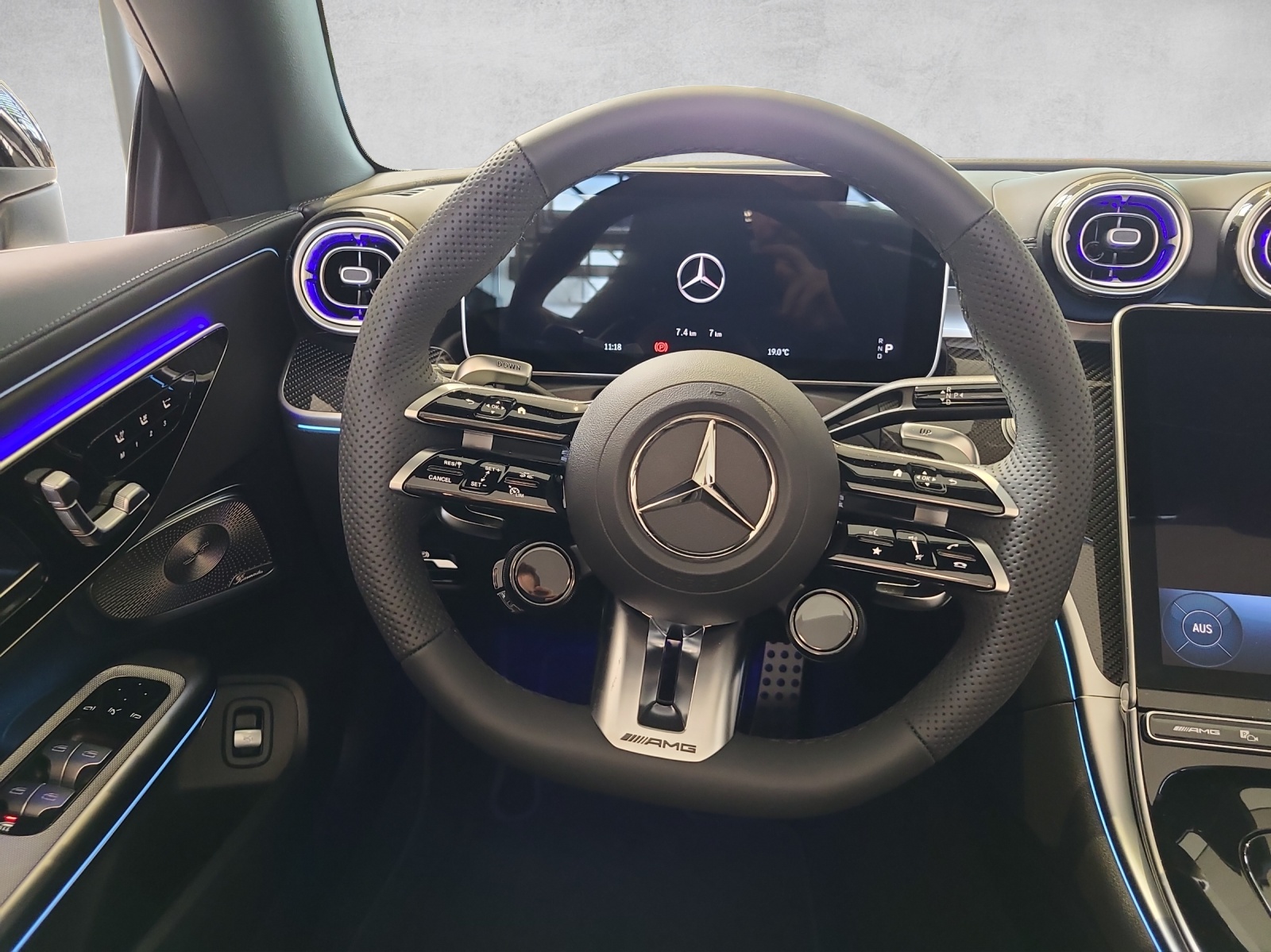 MERCEDES-BENZ CLE AMG 53 Cabrio 4Matic+ 9G-Tronic-image-12