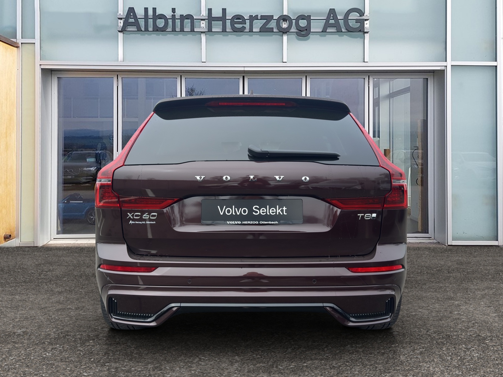 VOLVO XC60 2.0 T8 TE Ultra Dark eAWD-showroom-element-3