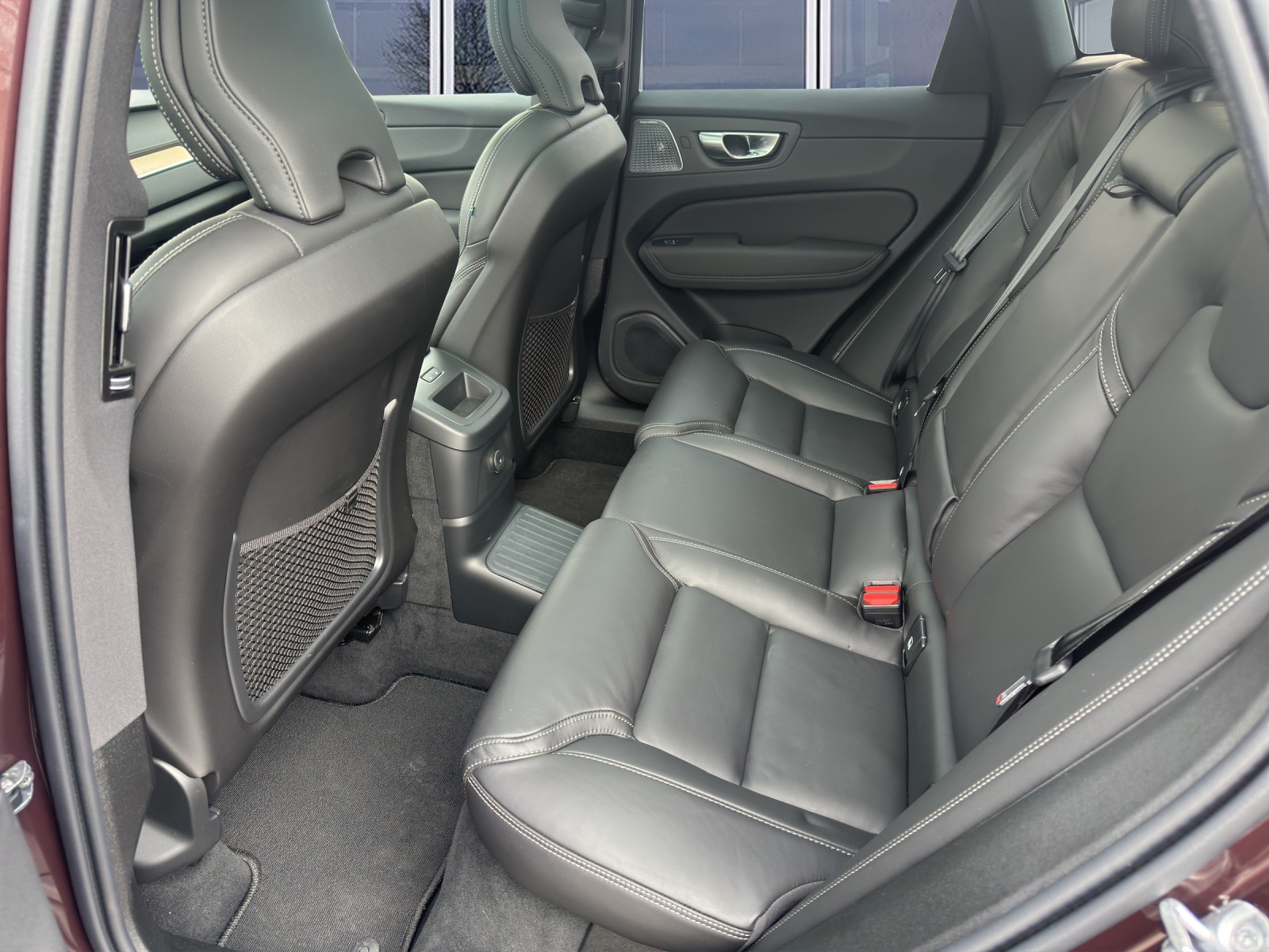 VOLVO XC60 2.0 T8 TE Ultra Dark eAWD-image-9
