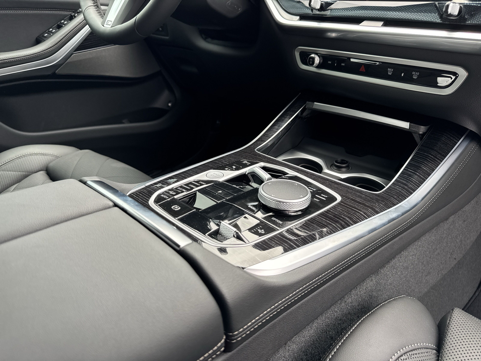 BMW X5 xDrive 50e M Sport Pro Steptronic-image-13