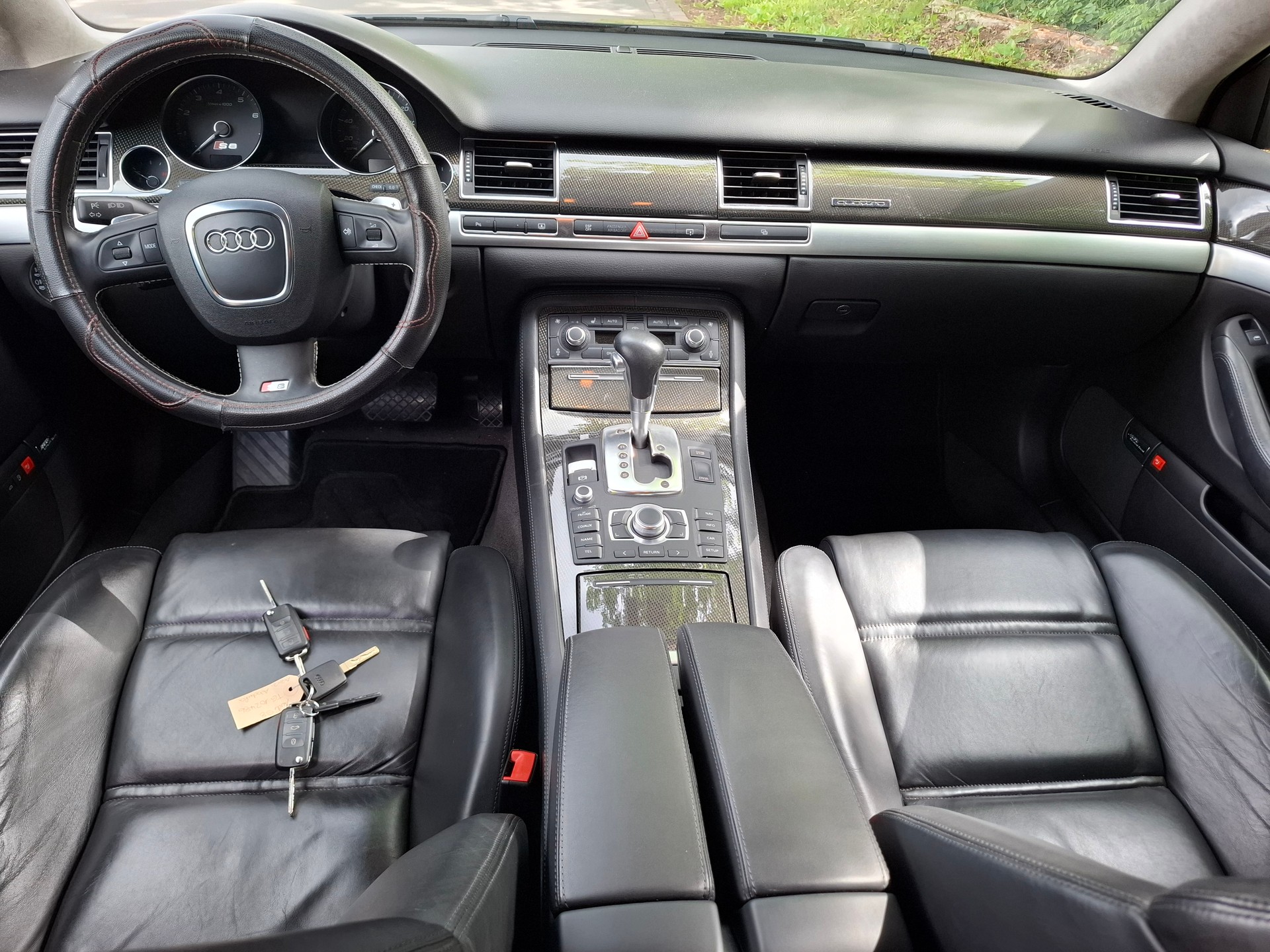 AUDI S8 5.2 V10 quattro tiptronic-showroom-element-2