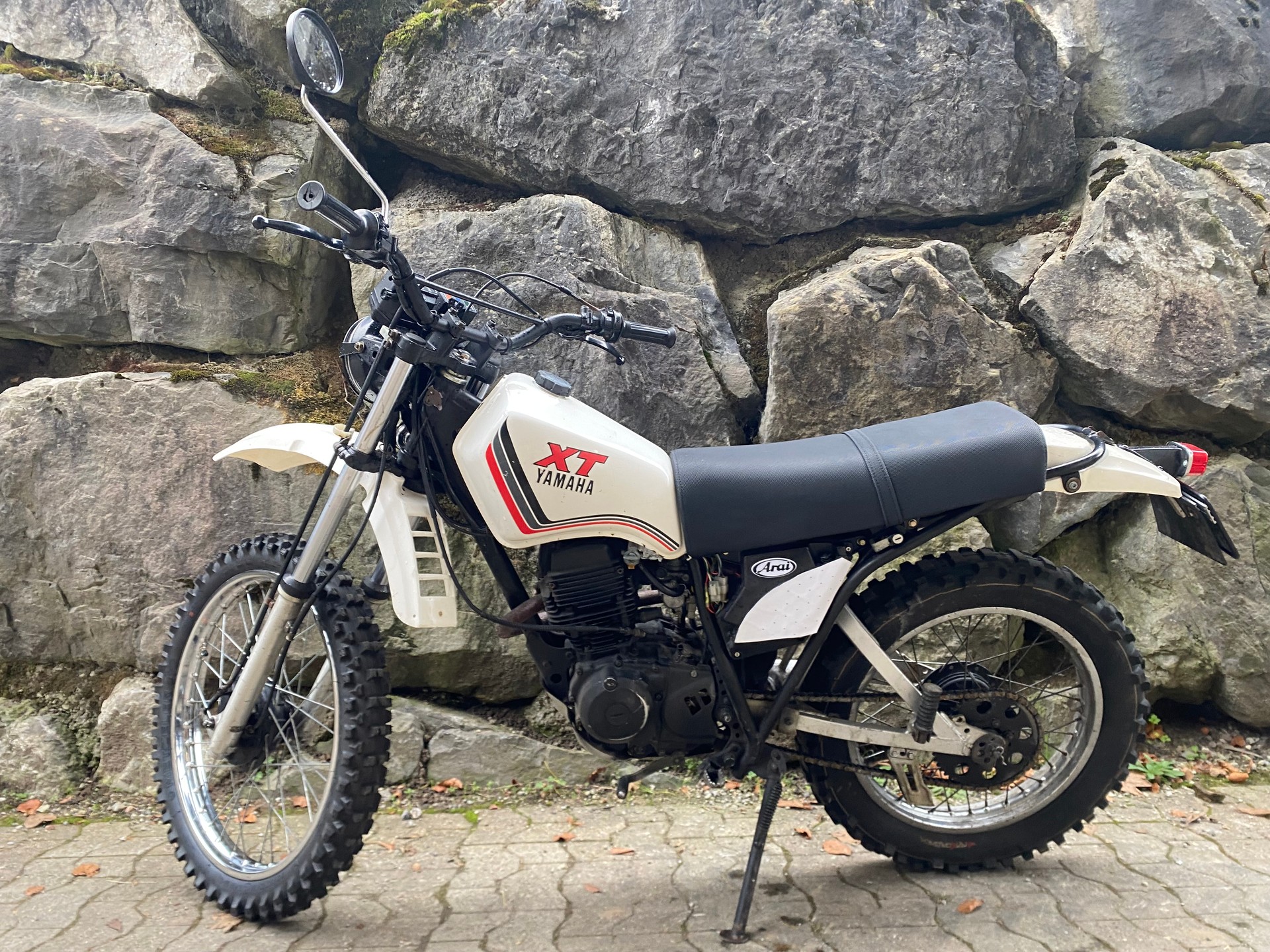 YAMAHA XT 125-image-2