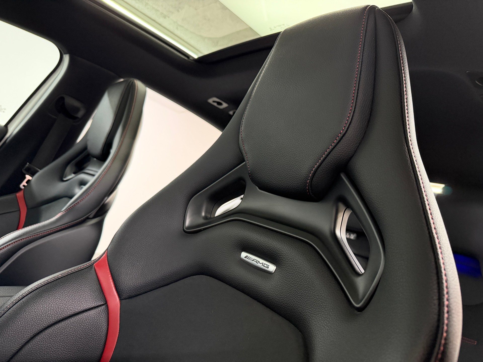 MERCEDES-BENZ A 45 S Performance 422PS Polarweiss AMG 4Matic+ Speedshift/ 360° Kamera / Panoramadach / Burmester / Head-Up / Night Paket /-image-7