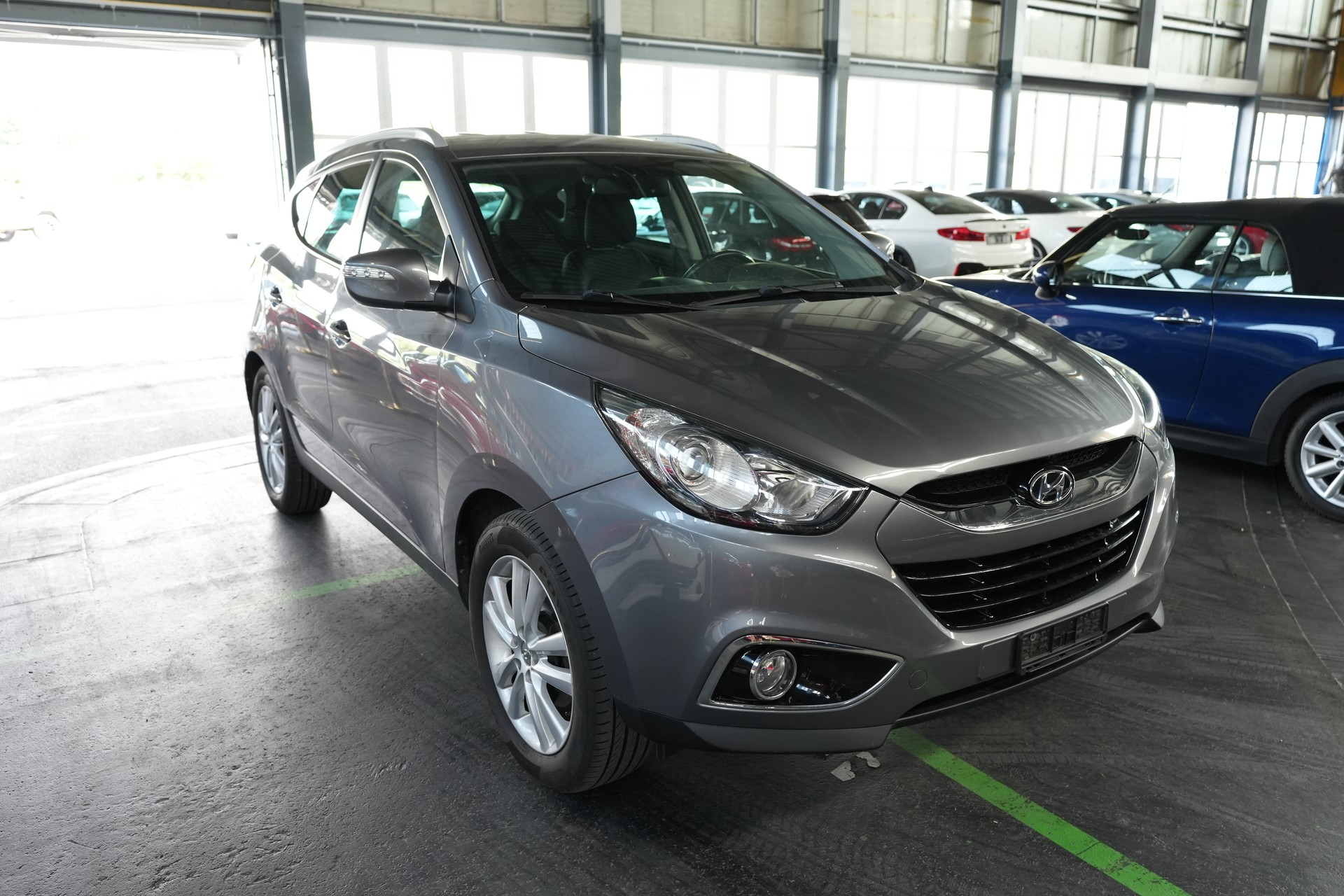 HYUNDAI iX 35 2.0 Style 4WD Automatic-image-4