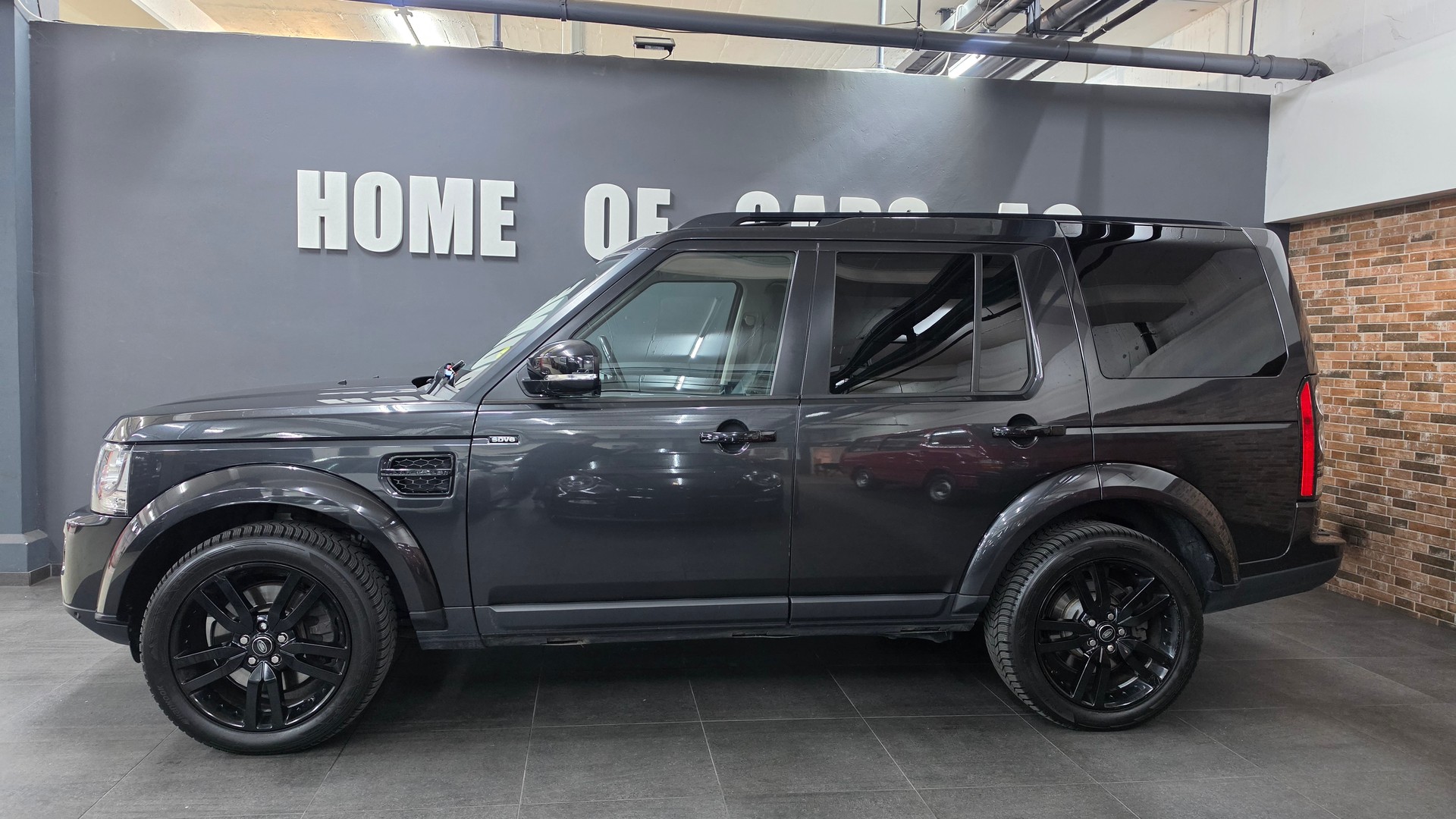 LAND ROVER Discovery 3.0 SDV6 HSE Automatic-showroom-element-3