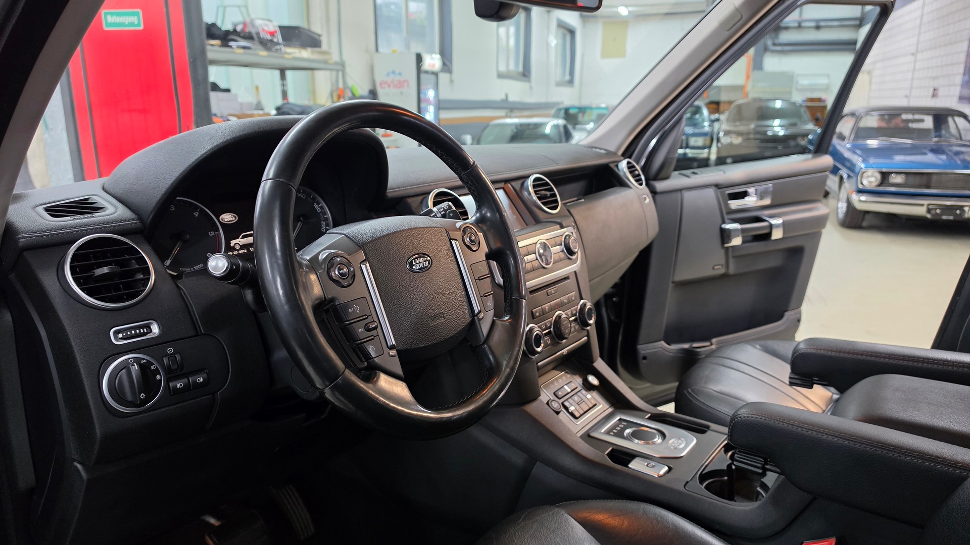 LAND ROVER Discovery 3.0 SDV6 HSE Automatic-image-23