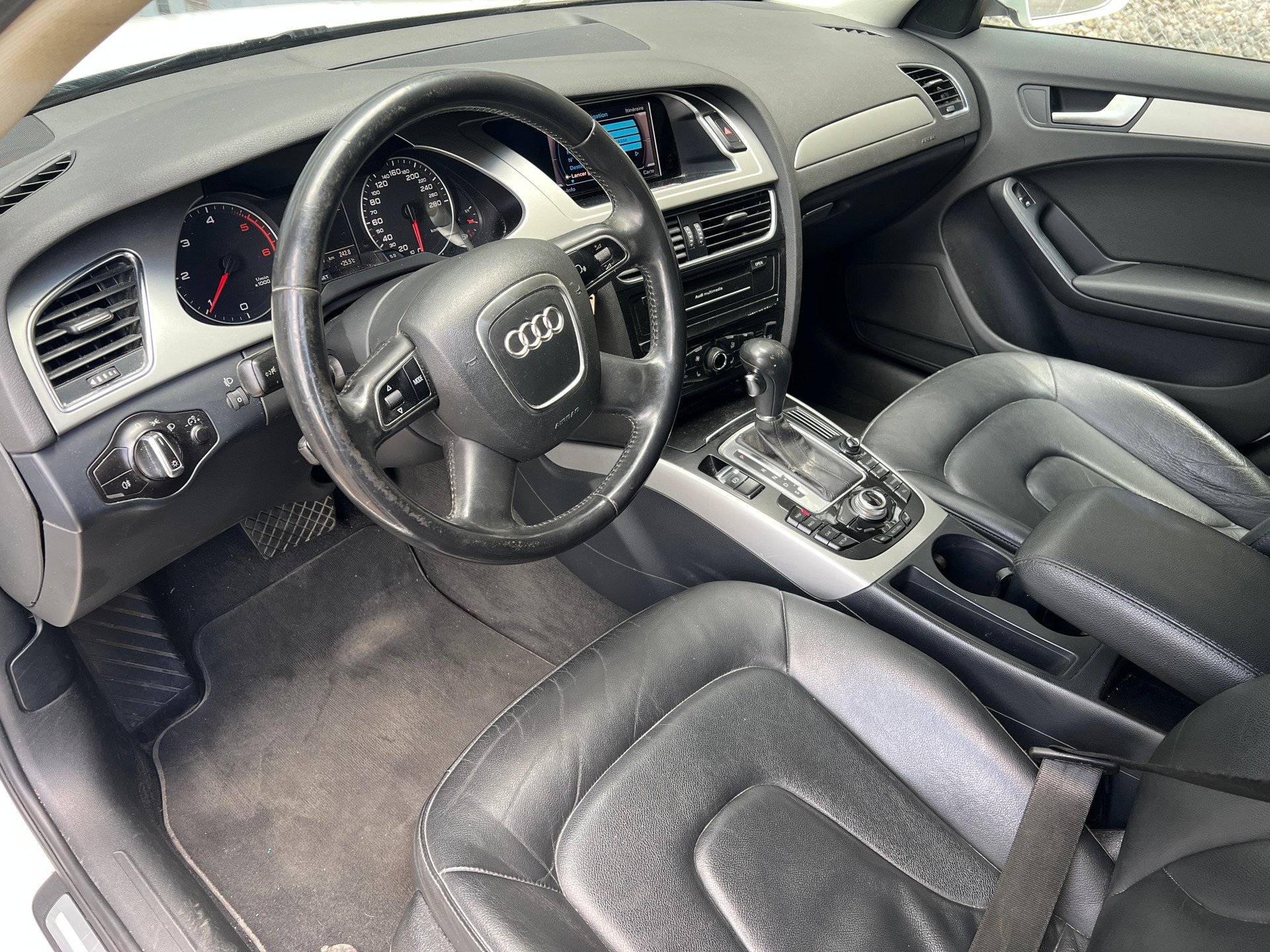 AUDI A4 Avant 2.0 TDI multitronic-image-9