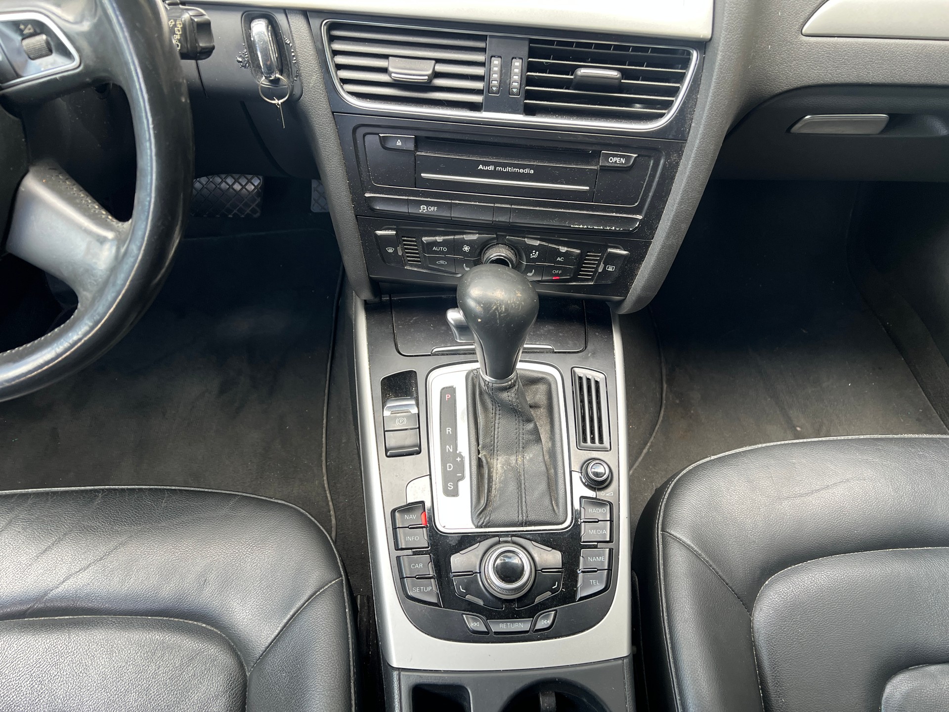AUDI A4 Avant 2.0 TDI multitronic-image-11