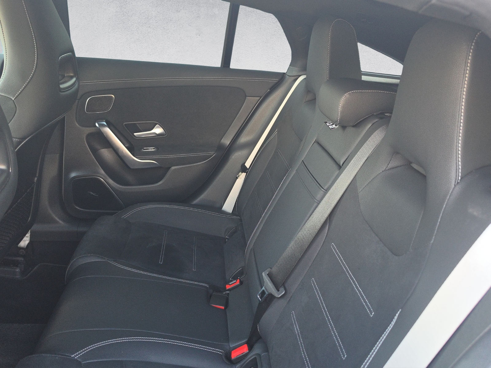 MERCEDES-BENZ CLA Shooting Brake 250 4Matic 8G-DCT-image-15
