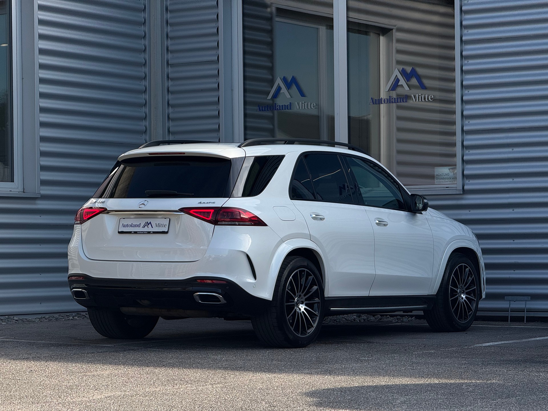 MERCEDES-BENZ GLE 450 4Matic AMG Line 9G-Tronic-showroom-element-2
