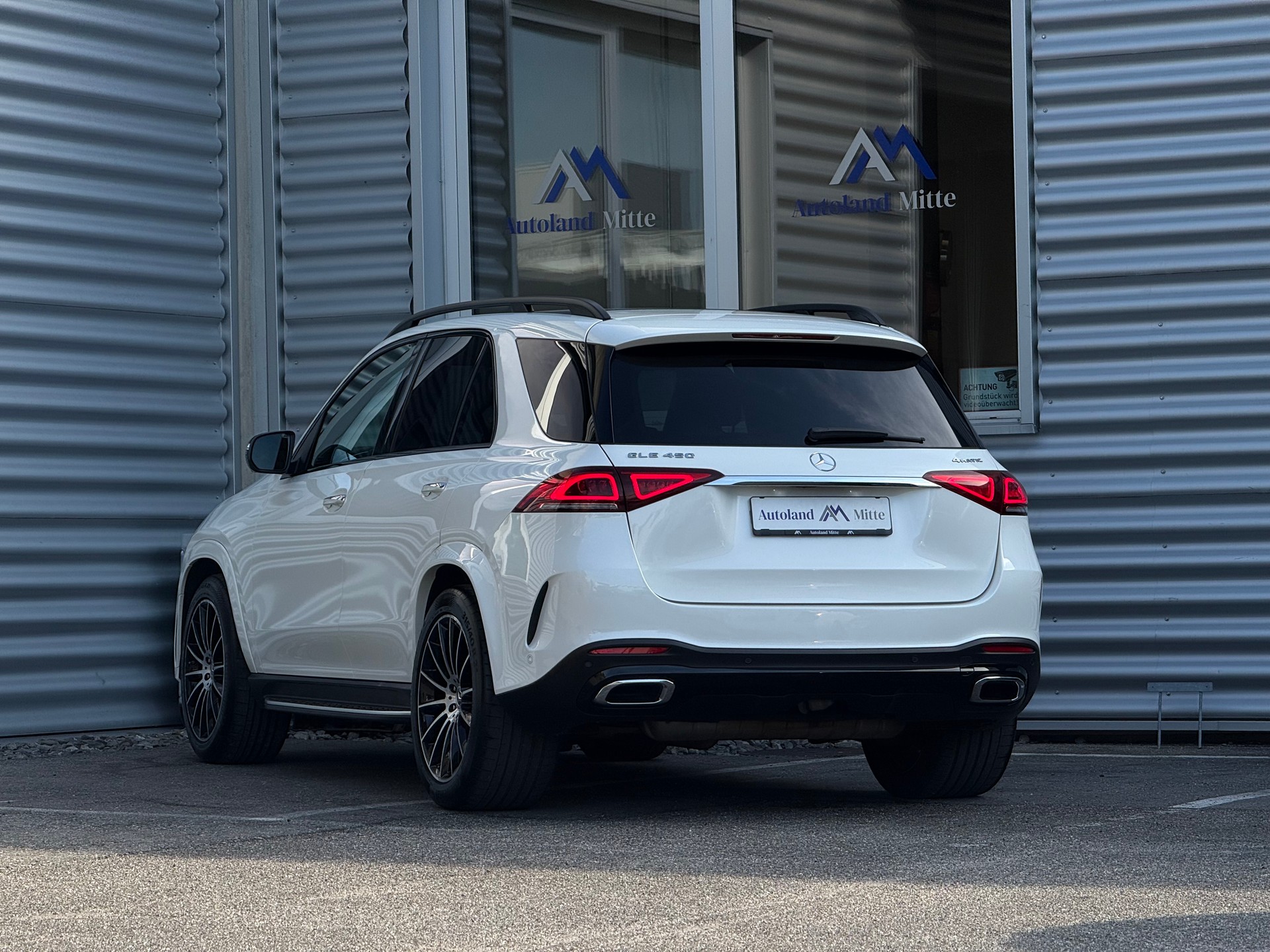 MERCEDES-BENZ GLE 450 4Matic AMG Line 9G-Tronic-showroom-element-3