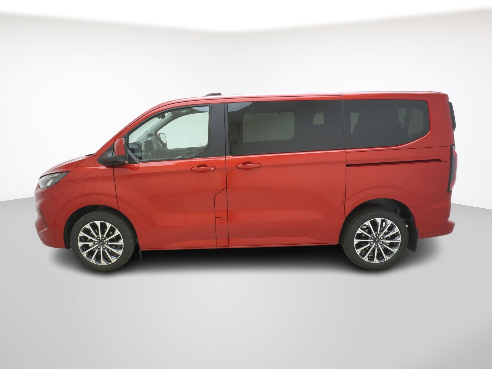 FORD Tourneo Custom 320 L1 2.0 TDCI 4x4 Titanium X-showroom-element-1