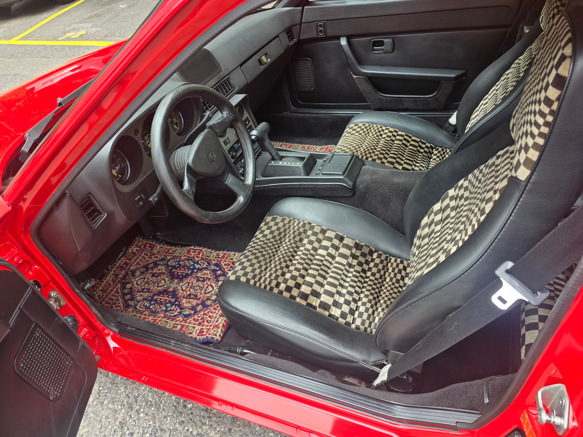 PORSCHE 944-image-10