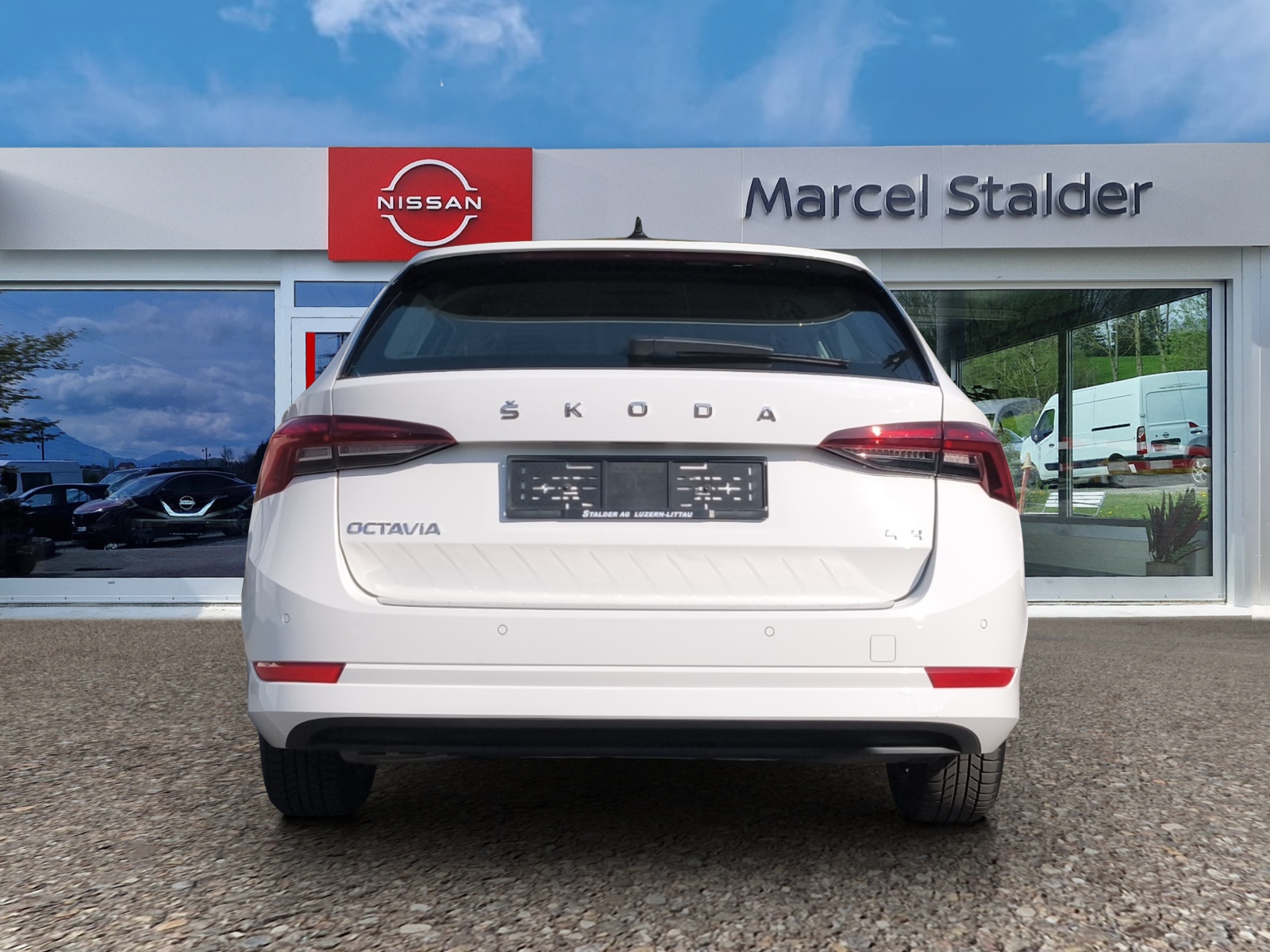 SKODA Octavia Combi 2.0 TDI DSG Ambition 4x4-image-3