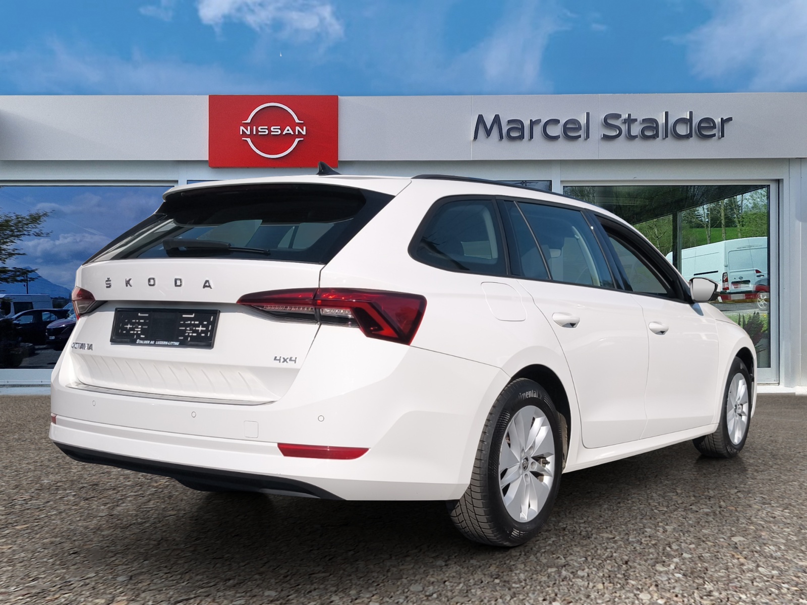 SKODA Octavia Combi 2.0 TDI DSG Ambition 4x4-image-4