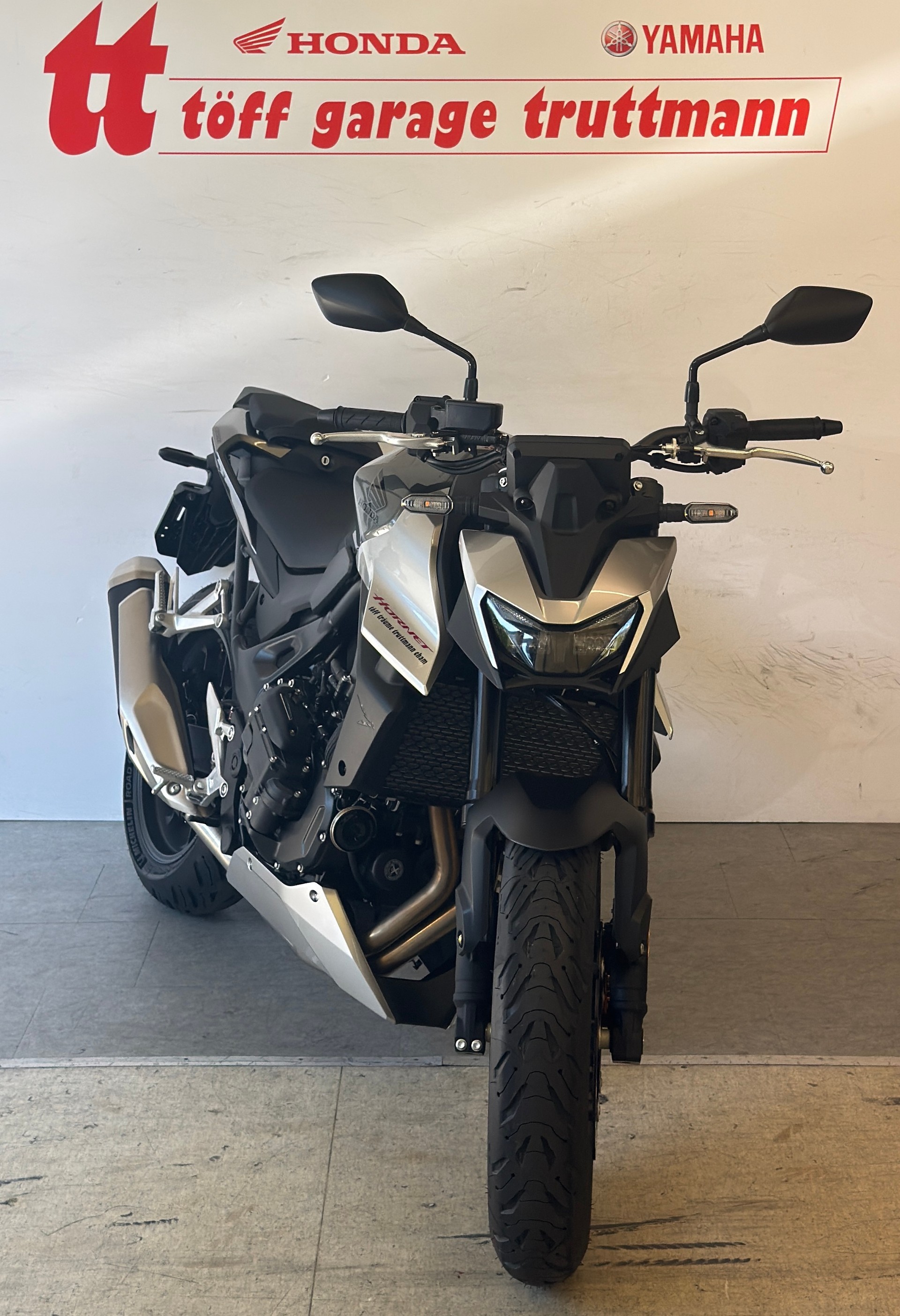 HONDA CB 750 Hornet E-Clutch-image-2