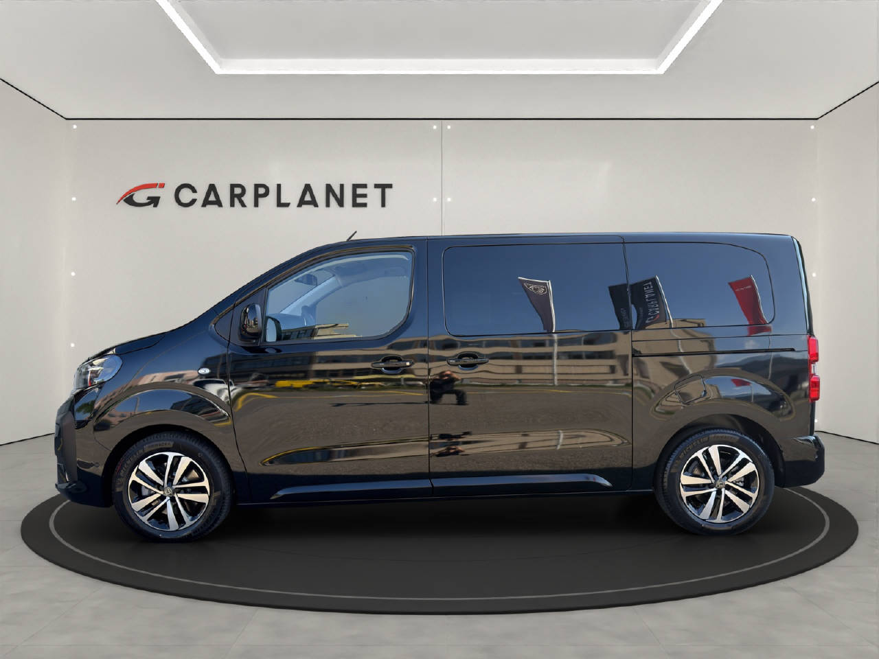 PEUGEOT Traveller Standard 2.2 BlueHDi-showroom-element-1