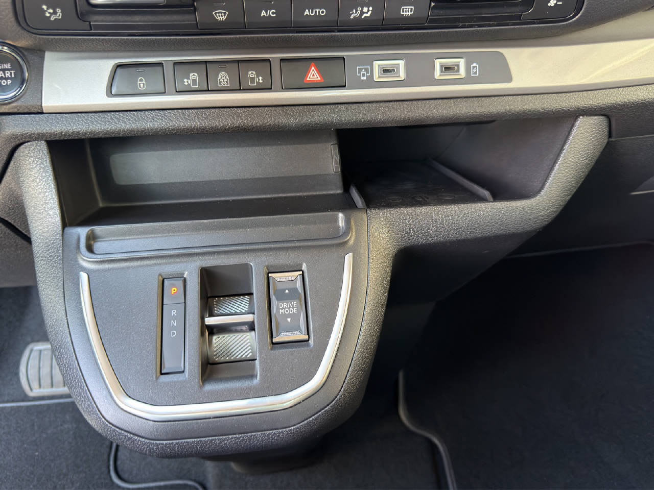 PEUGEOT Traveller Standard 2.2 BlueHDi-image-7