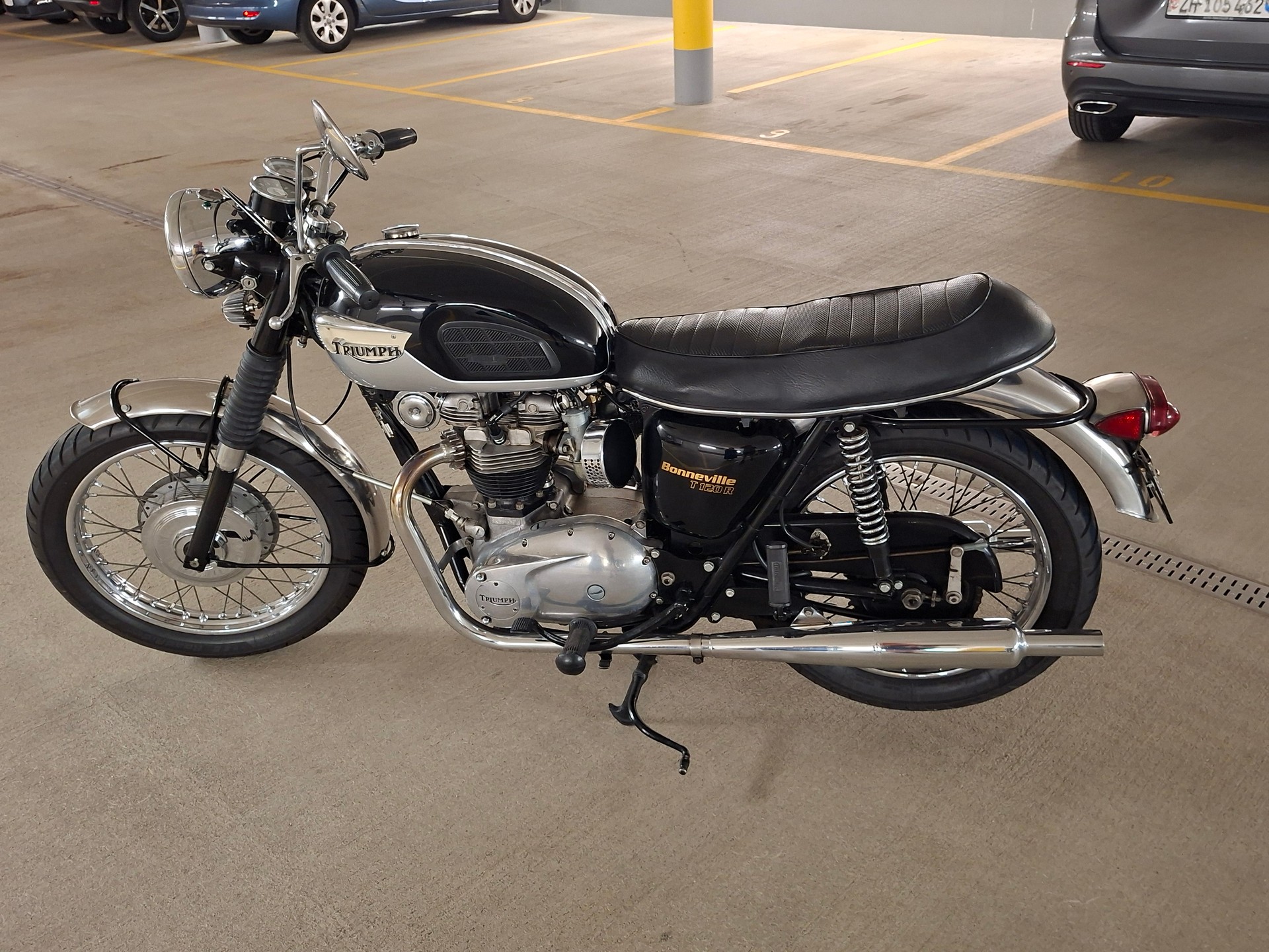 TRIUMPH T102 R-image-0