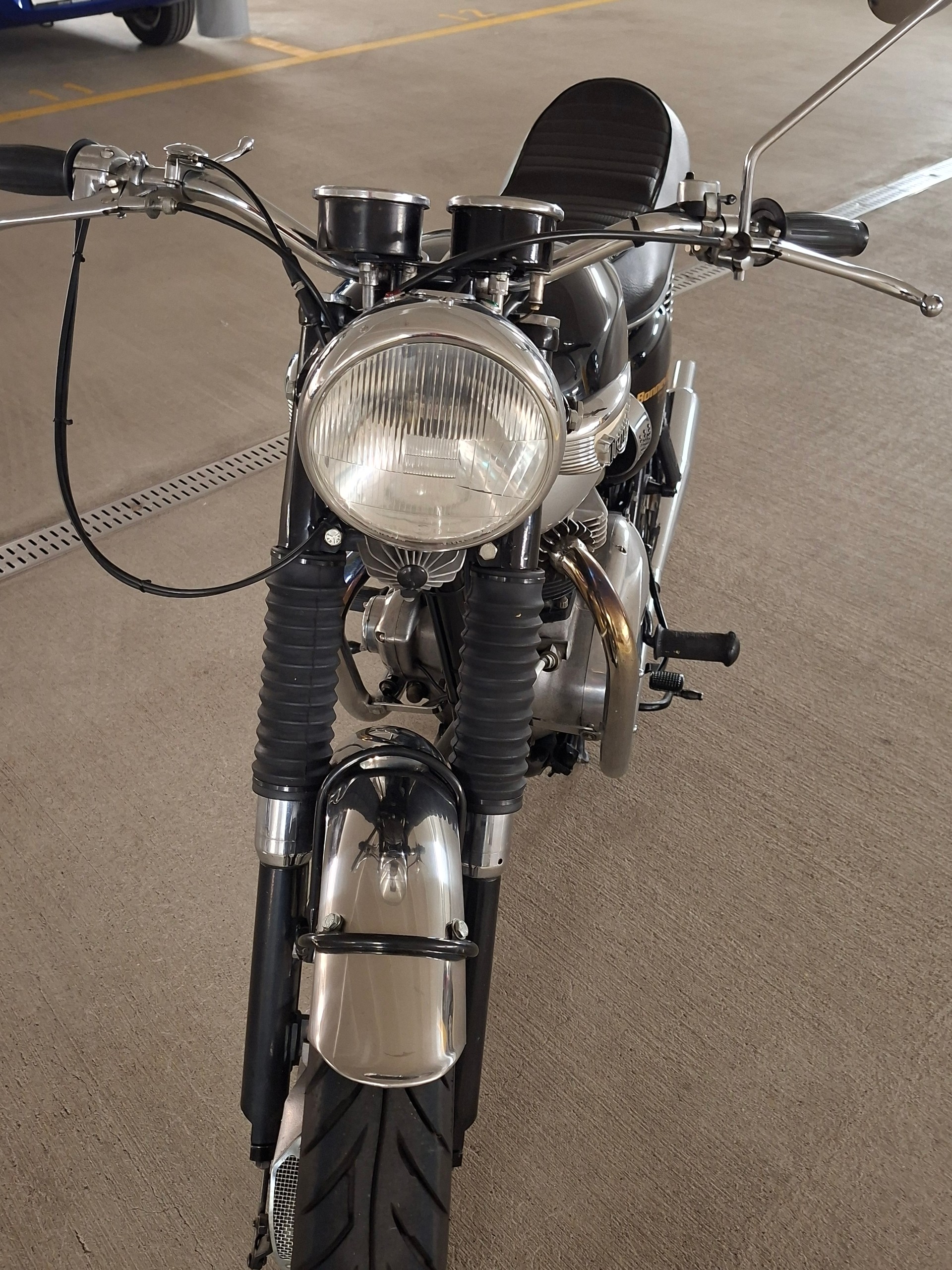 TRIUMPH T102 R-image-1