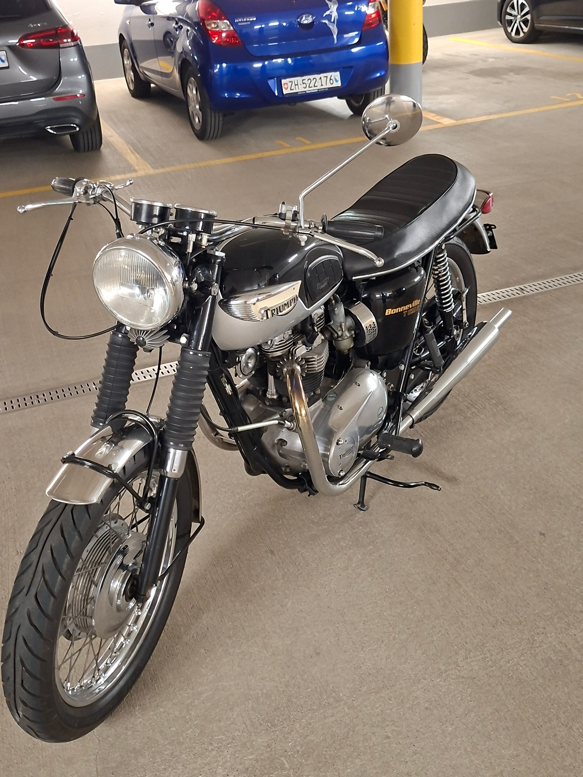 TRIUMPH T102 R-image-2
