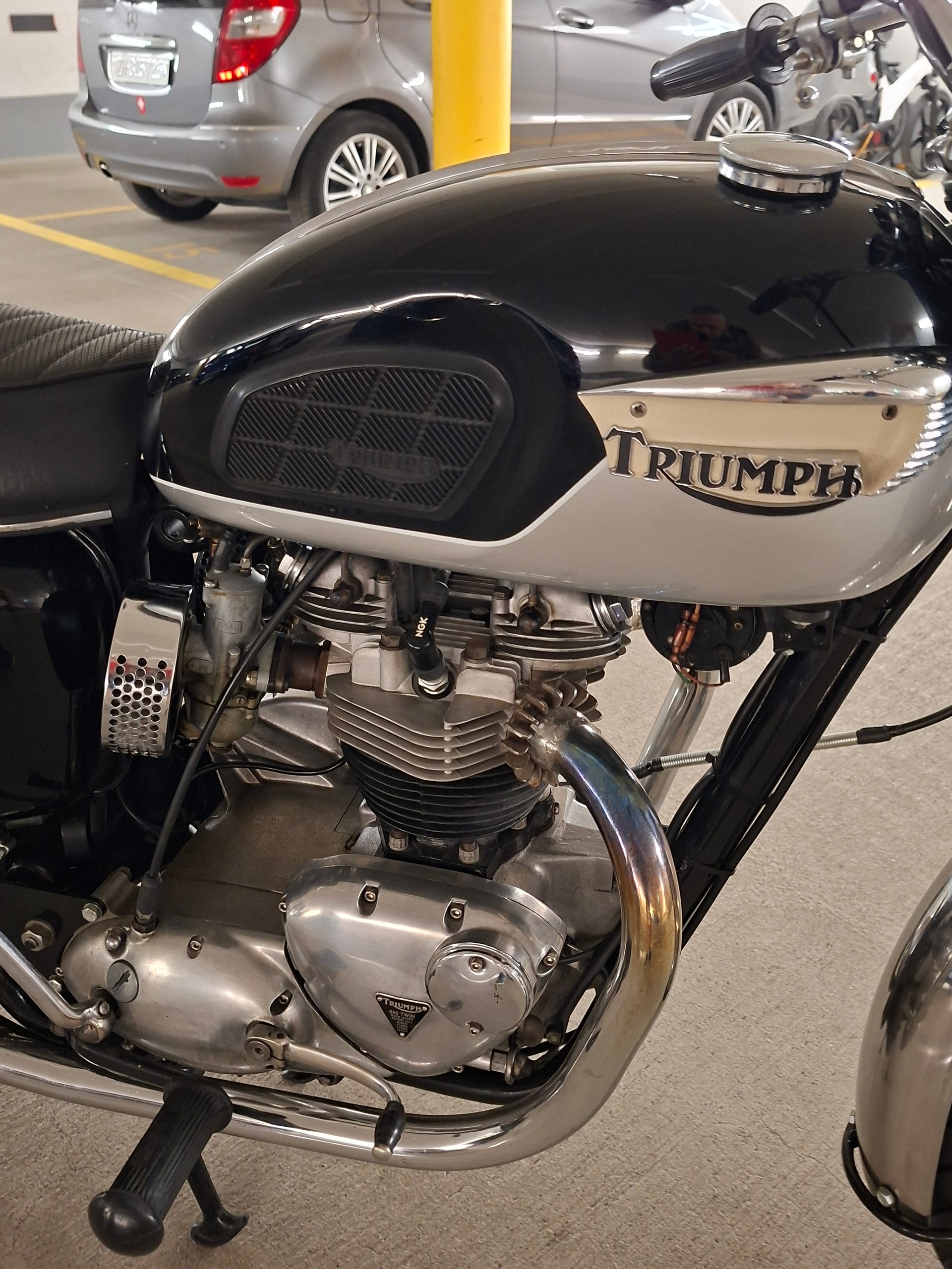 TRIUMPH T102 R-image-3