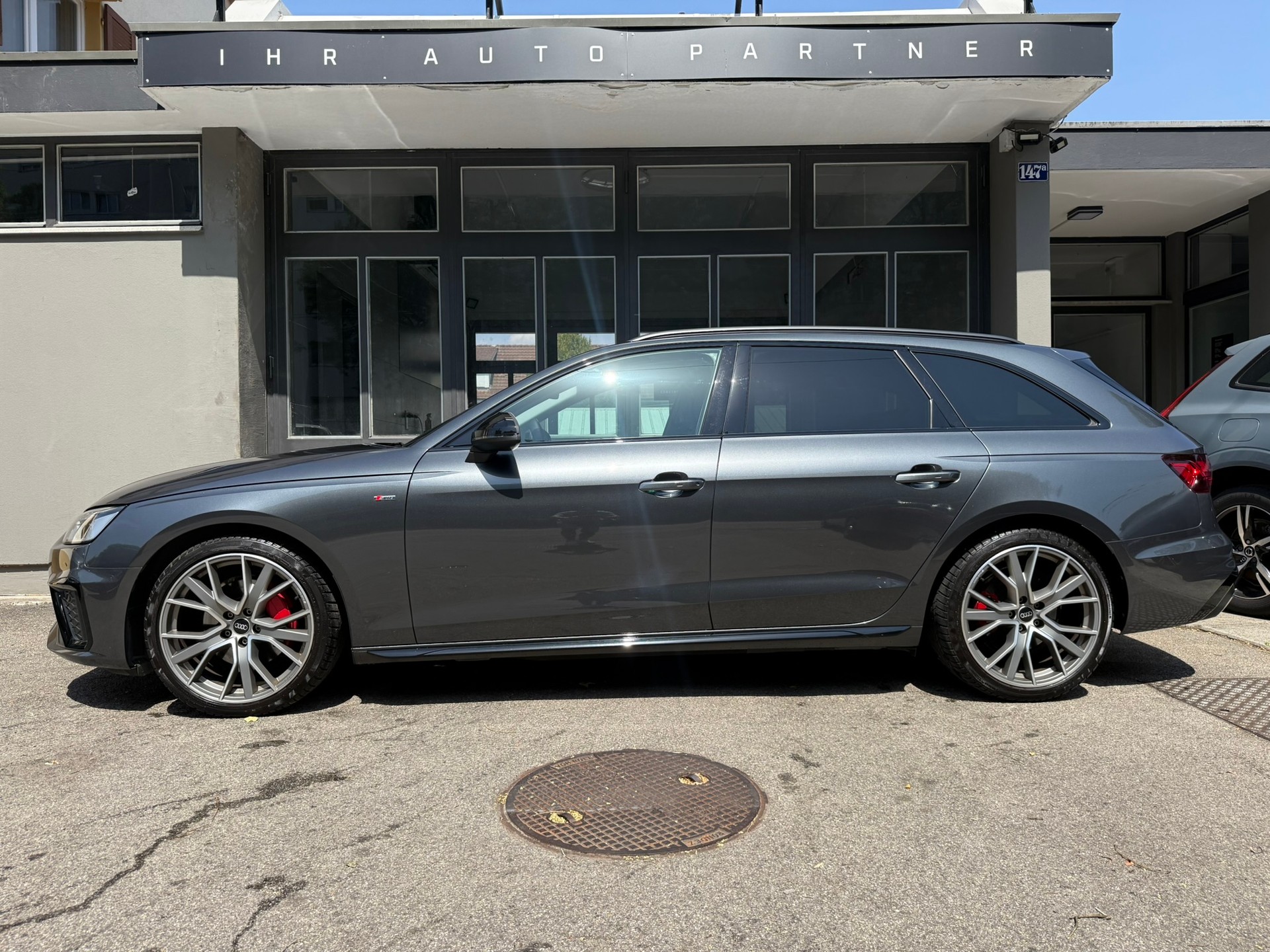 AUDI A4 Avant 2.0 40 TDI S Line quattro S-Tronic-showroom-element-1