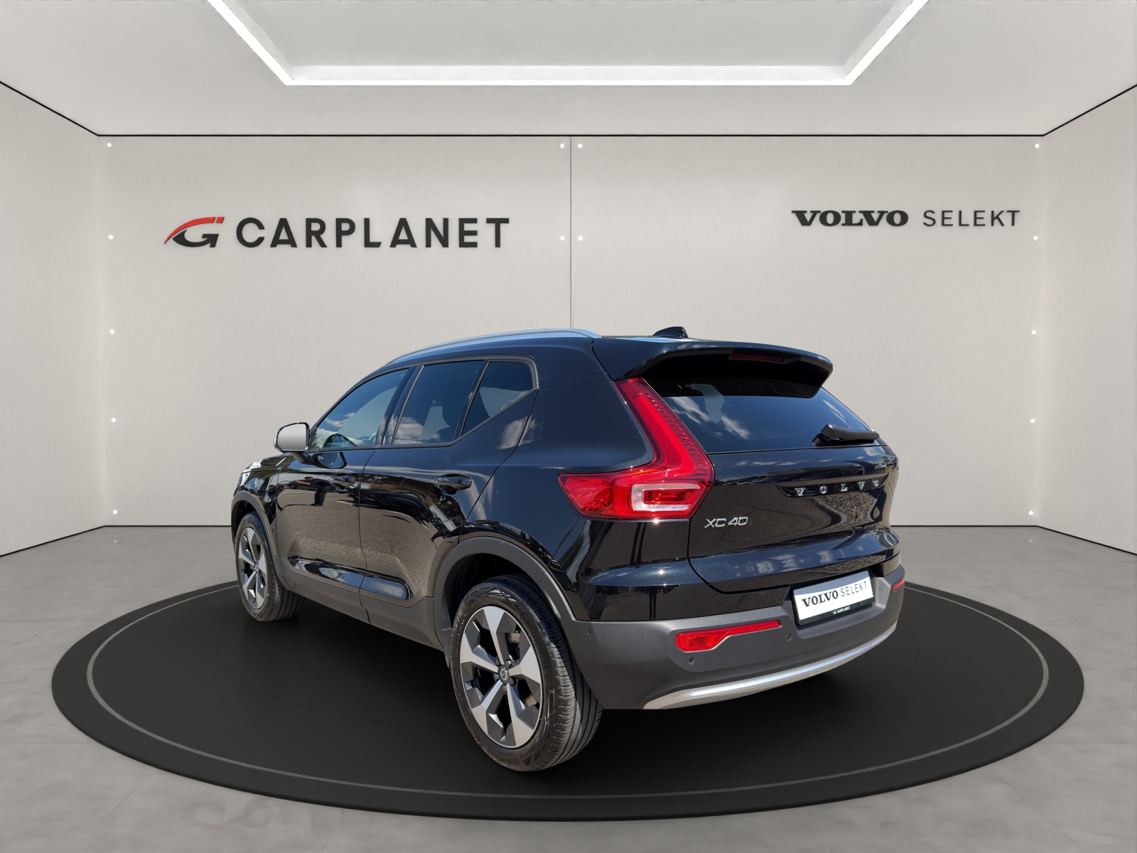 VOLVO XC40 2.0 B3 MH Core-showroom-element-3