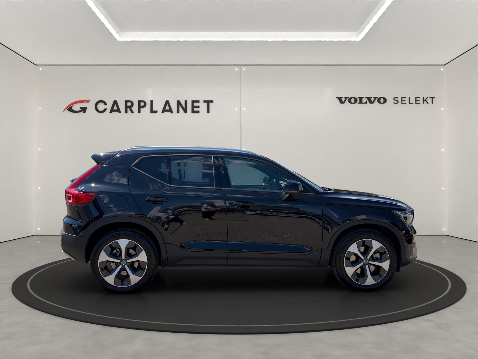 VOLVO XC40 2.0 B3 MH Core-showroom-element-2