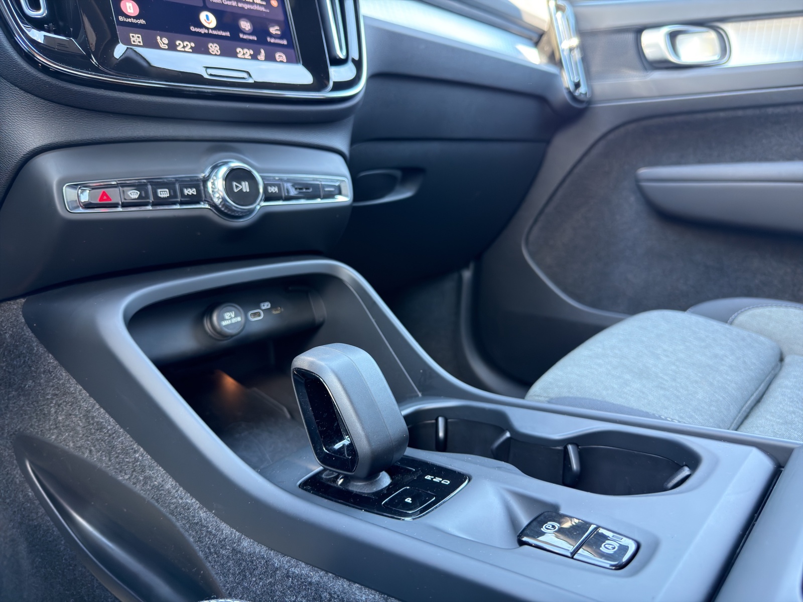 VOLVO XC40 2.0 B3 MH Core-image-13