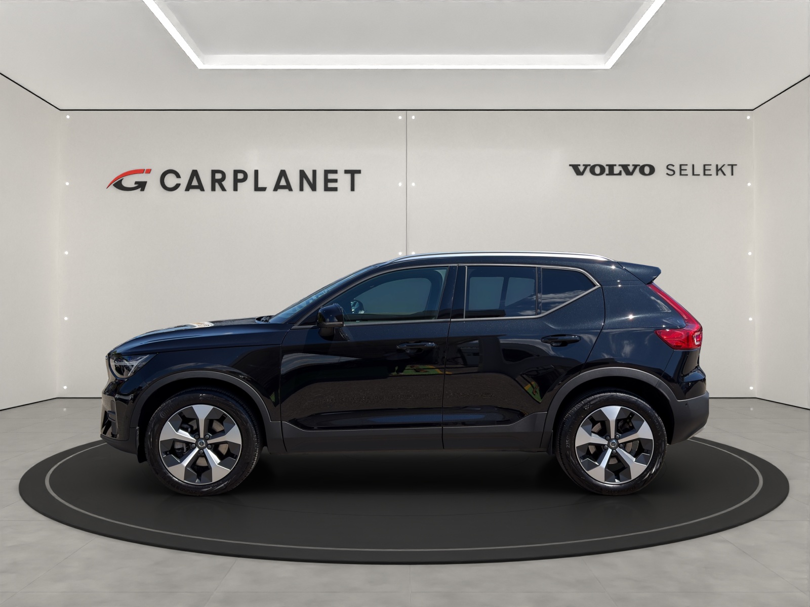VOLVO XC40 2.0 B3 MH Core-showroom-element-1