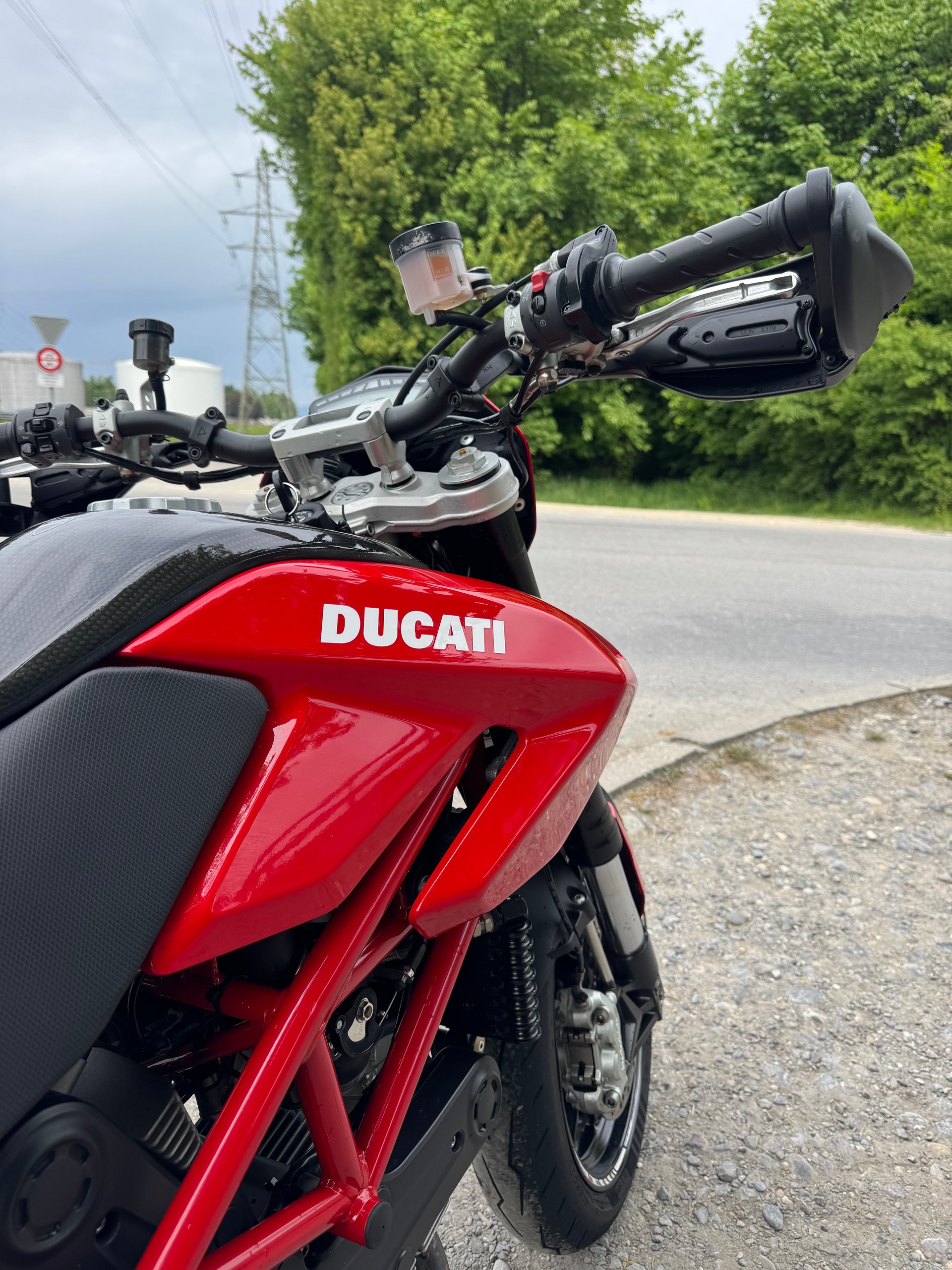 DUCATI 1100-image-2