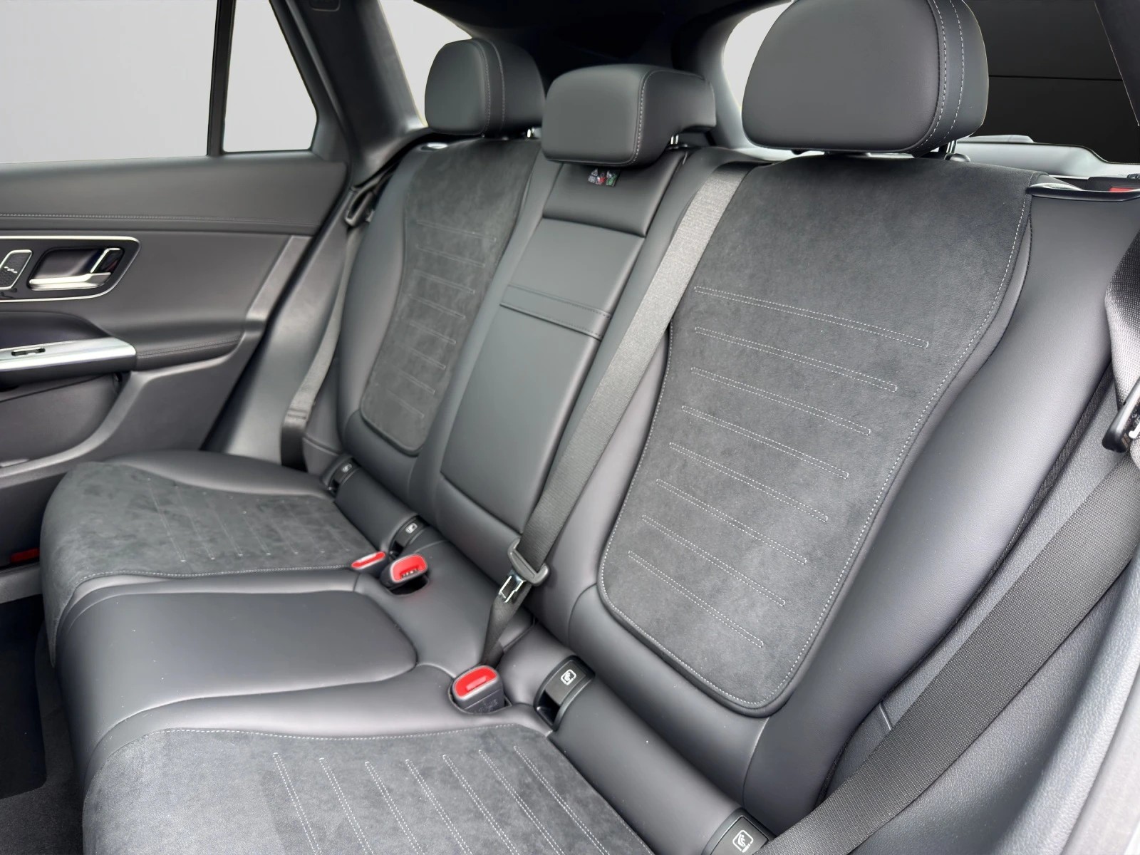 MERCEDES-BENZ GLC 400 e 4Matic EQ Star 9G-Tronic-image-8