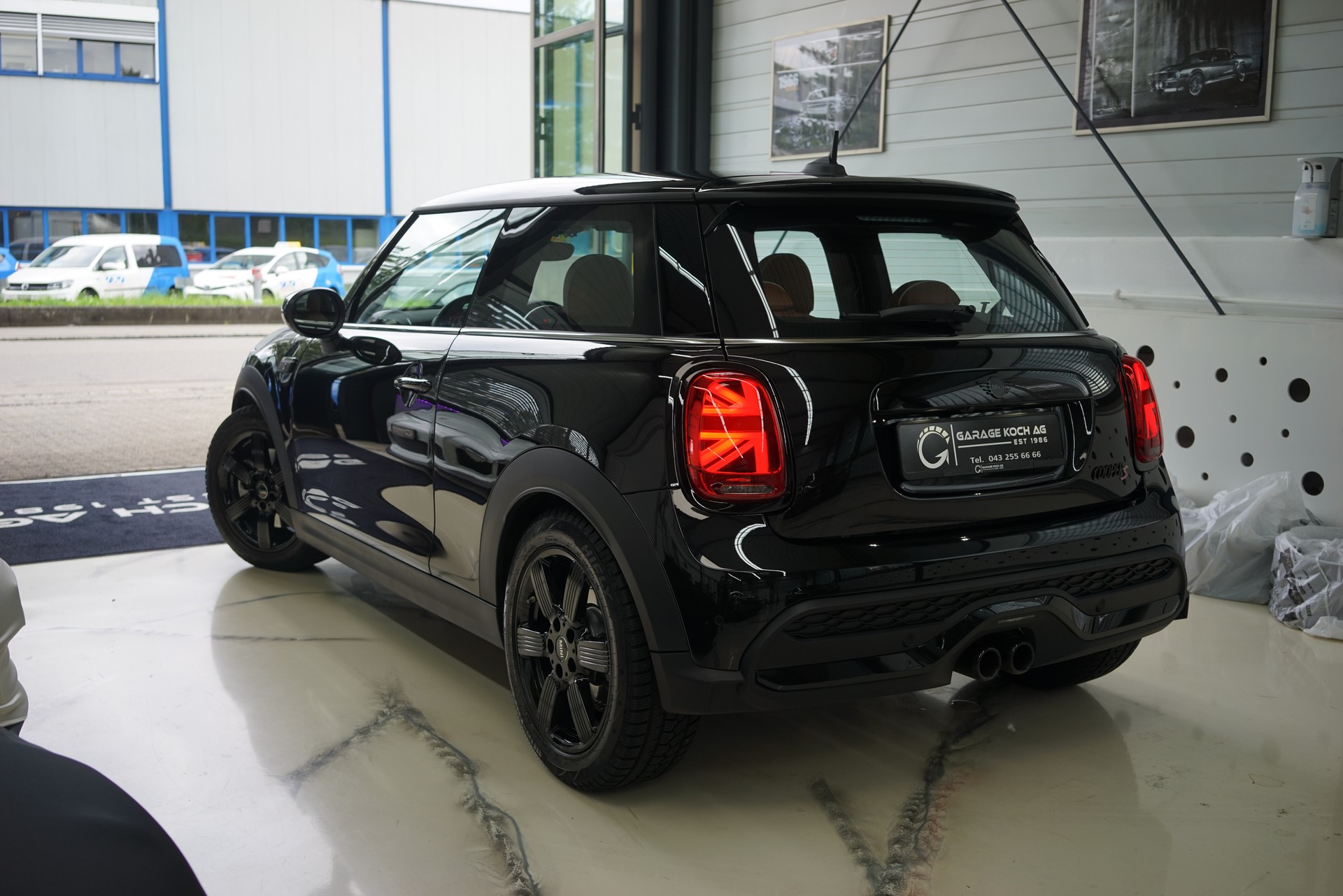 MINI Cooper S Steptronic DKG-showroom-element-3