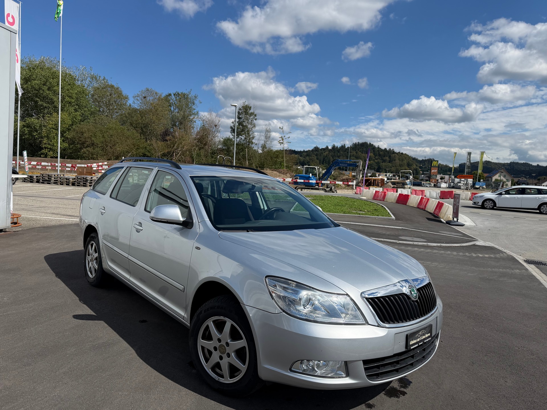 SKODA Octavia Combi 1.8 TSI Swiss Adventure 4x4-image-2