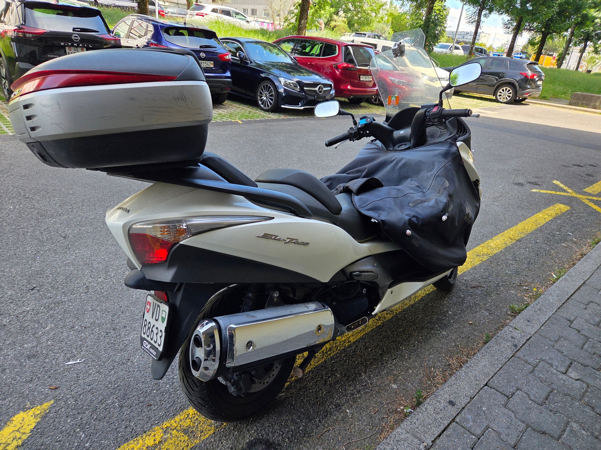 HONDA FJS 400-image-2