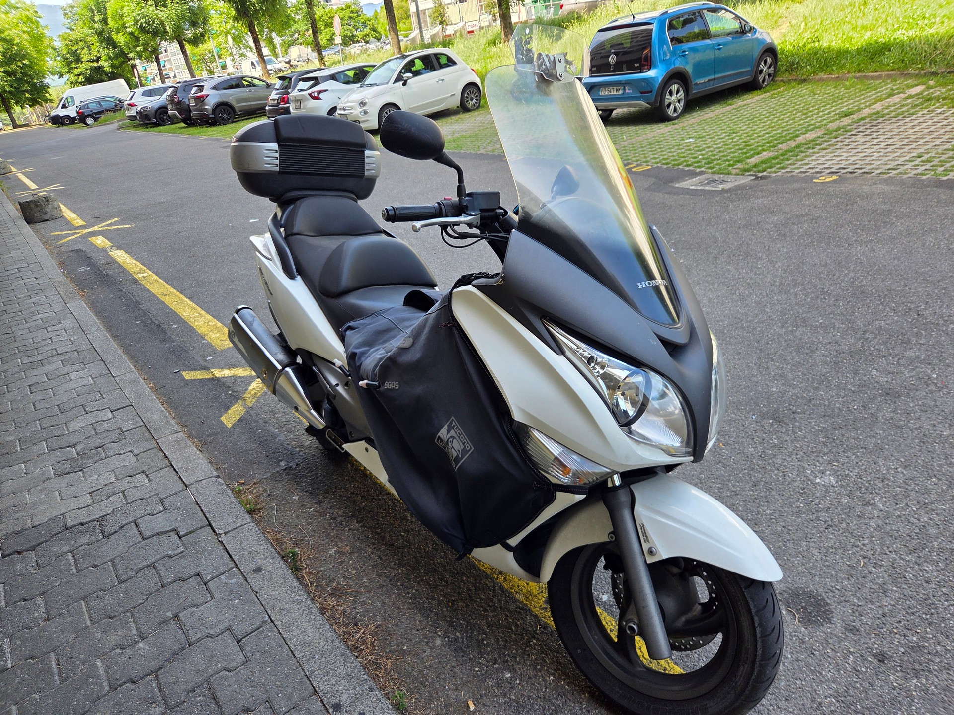 HONDA FJS 400-image-0