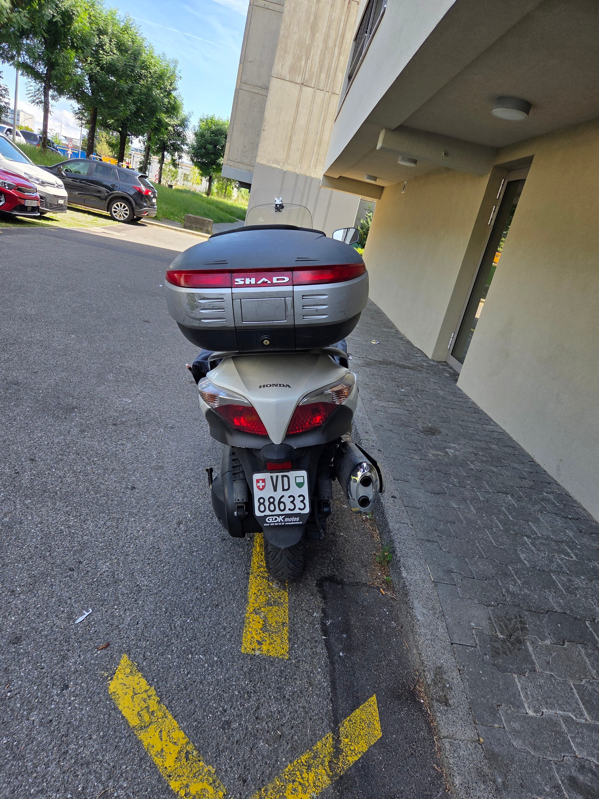 HONDA FJS 400-image-7