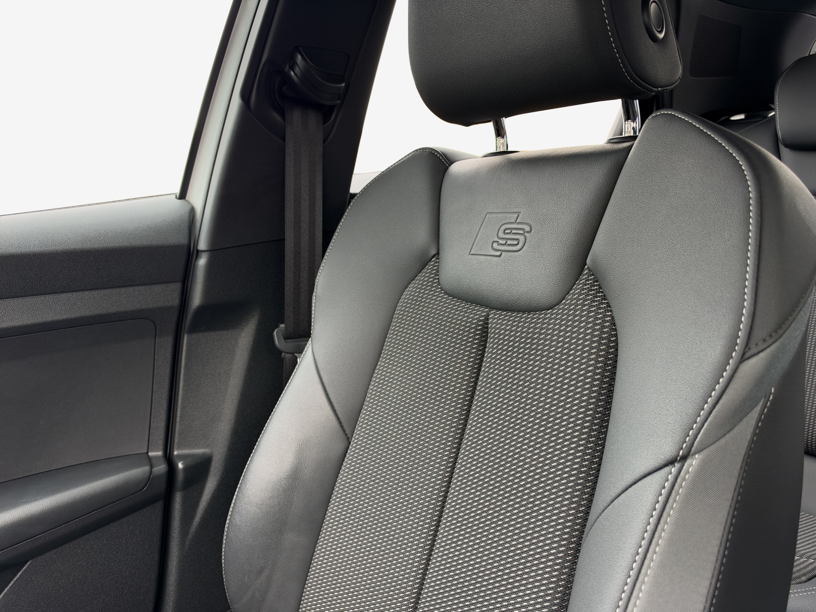 AUDI A1 Sportback 40 TFSI S Line S-tronic-image-15