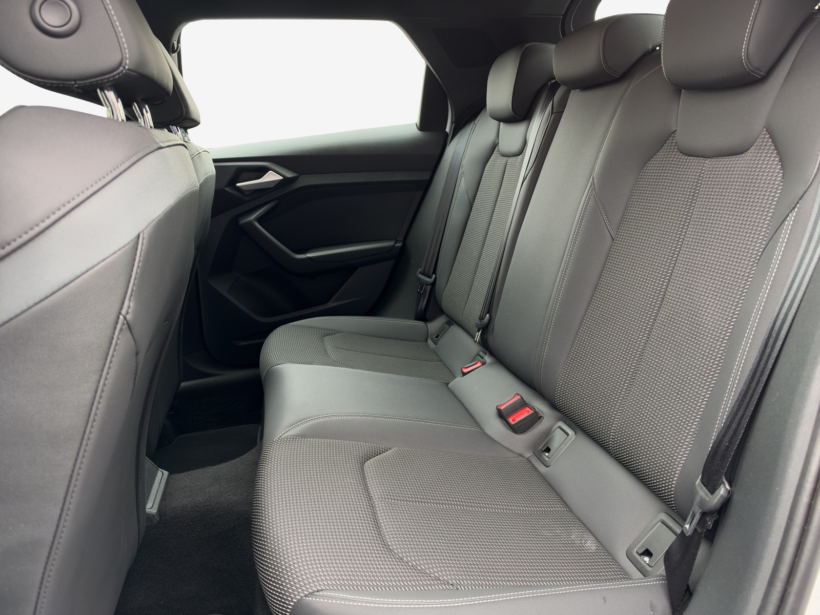 AUDI A1 Sportback 40 TFSI S Line S-tronic-image-11