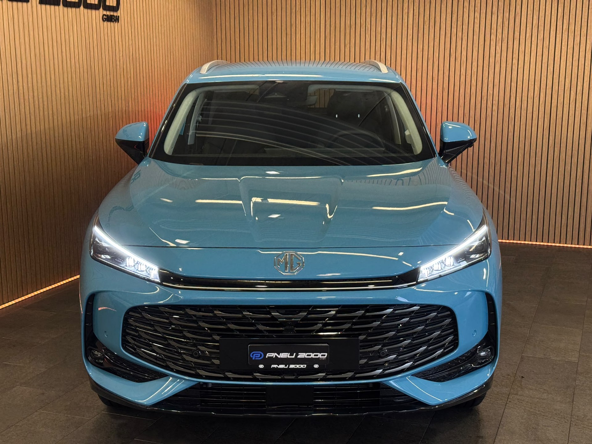 MG HS 1.5 T PHEV Luxury-showroom-element-2