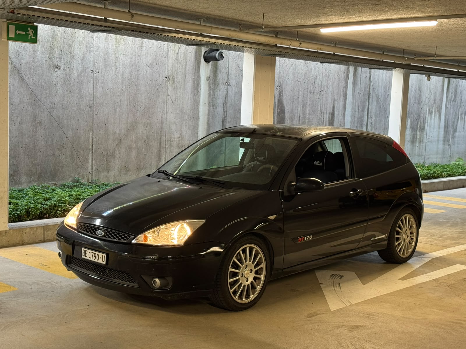 FORD Focus 2.0i 16V ST170-showroom-element-1
