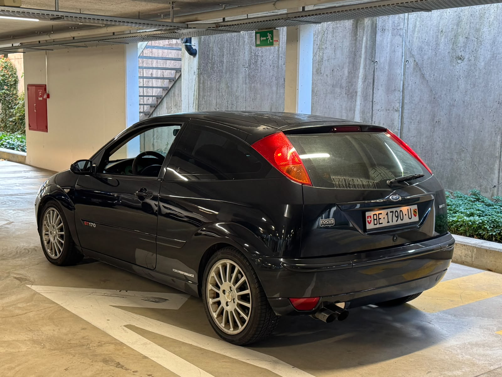 FORD Focus 2.0i 16V ST170-showroom-element-3