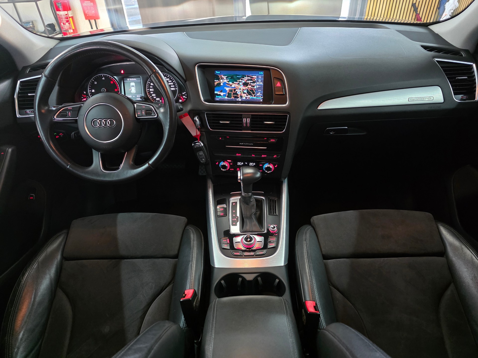 AUDI Q5 3.0 TDI quattro S-tronic-image-11