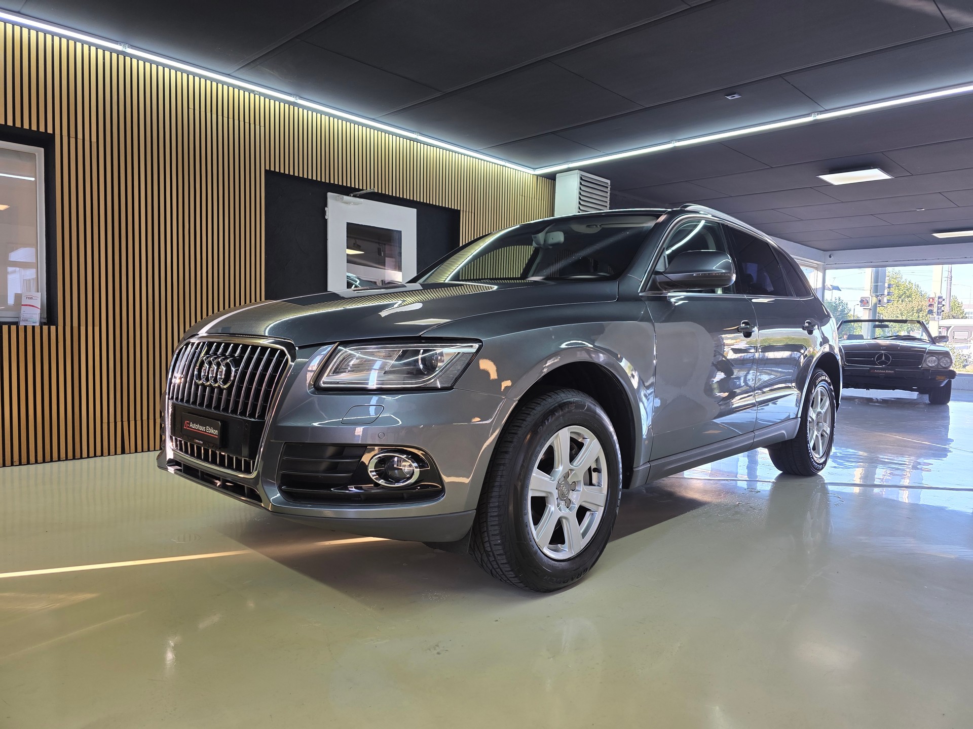 AUDI Q5 3.0 TDI quattro S-tronic-showroom-element-2