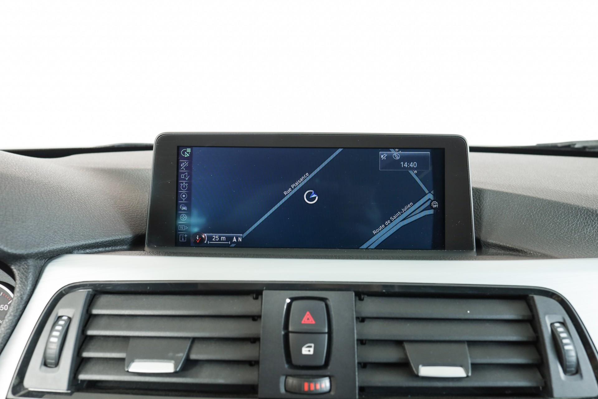 BMW 330d xDrive Touring Sport Line Steptronic • Pack Swiss Premium-image-21
