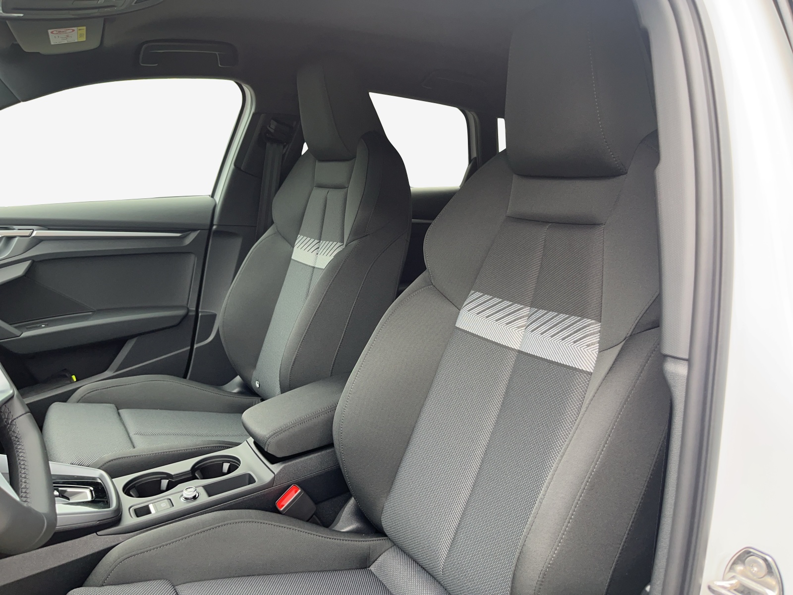 AUDI A3 Sportback TFSI 110 kW S line S tronic-image-15